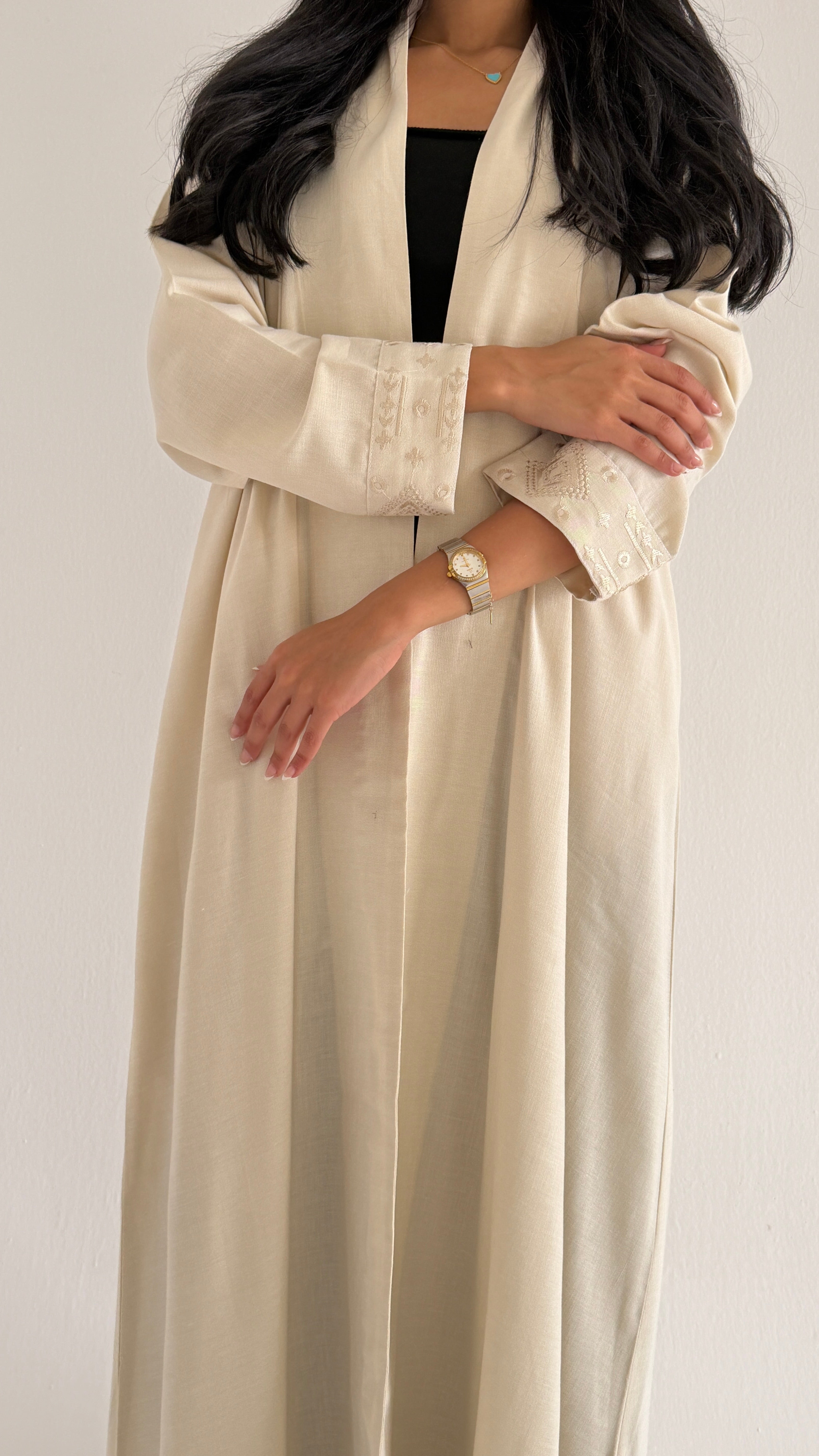 MWT1151 - عبايه لنن تطريز مع تدخيلة شانتون - Aya