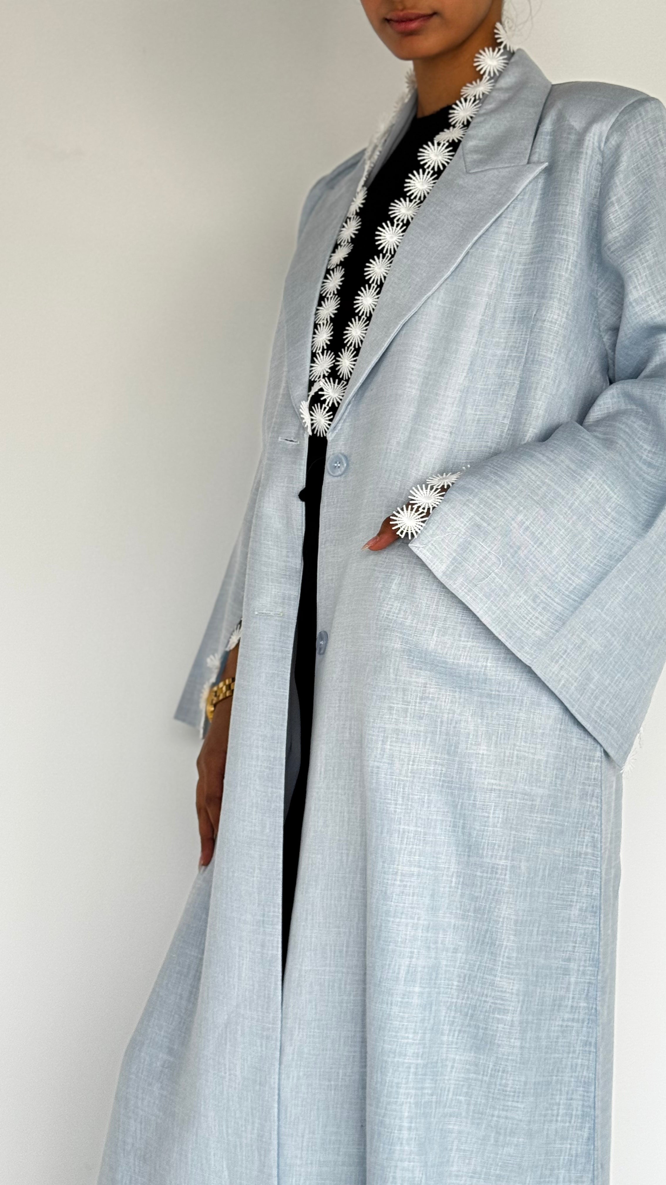 MW645 - Light Crepe Standing with Jacquard Half-Cloche