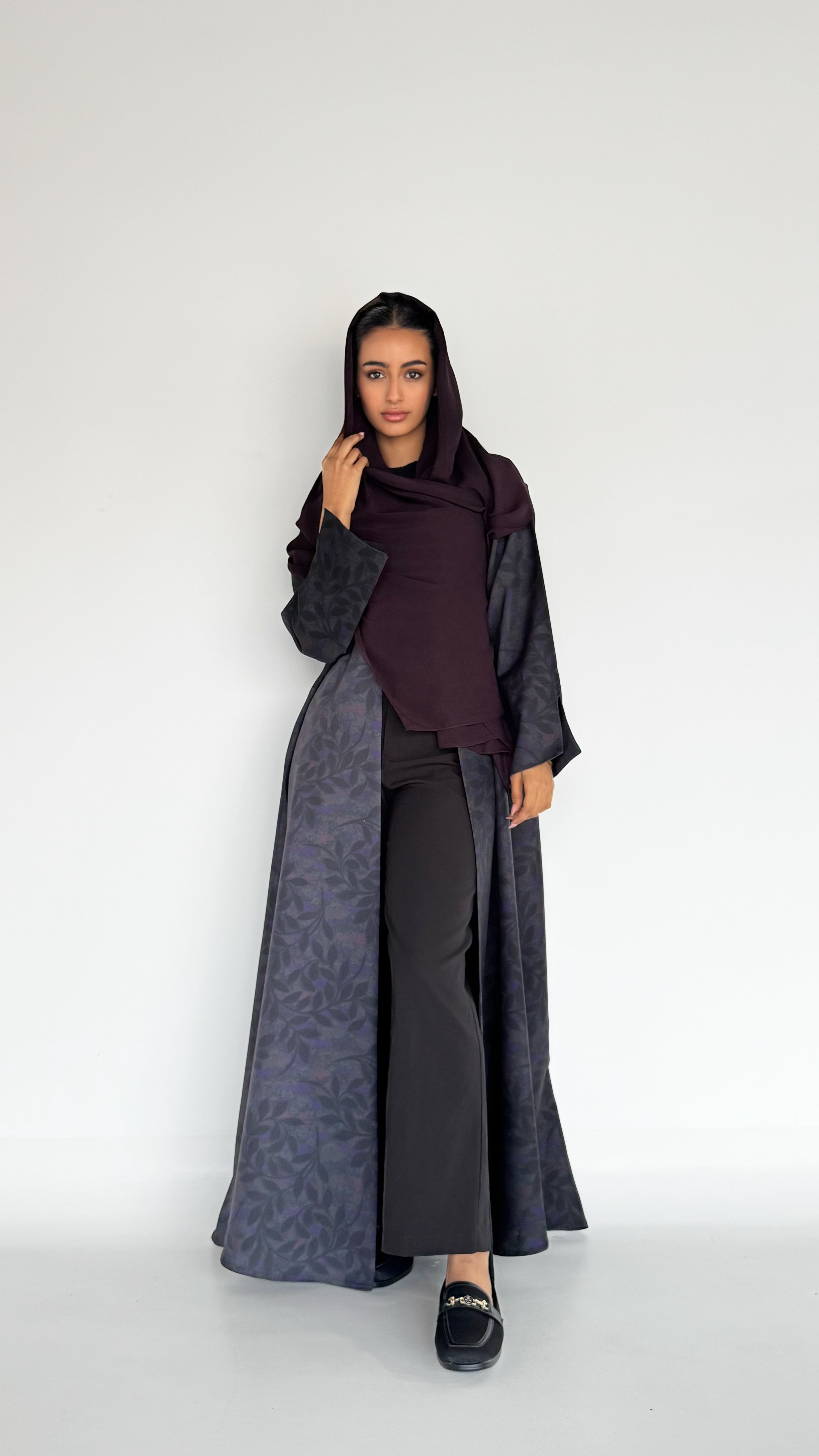 MW645 - Light Crepe Standing with Jacquard Half-Cloche
