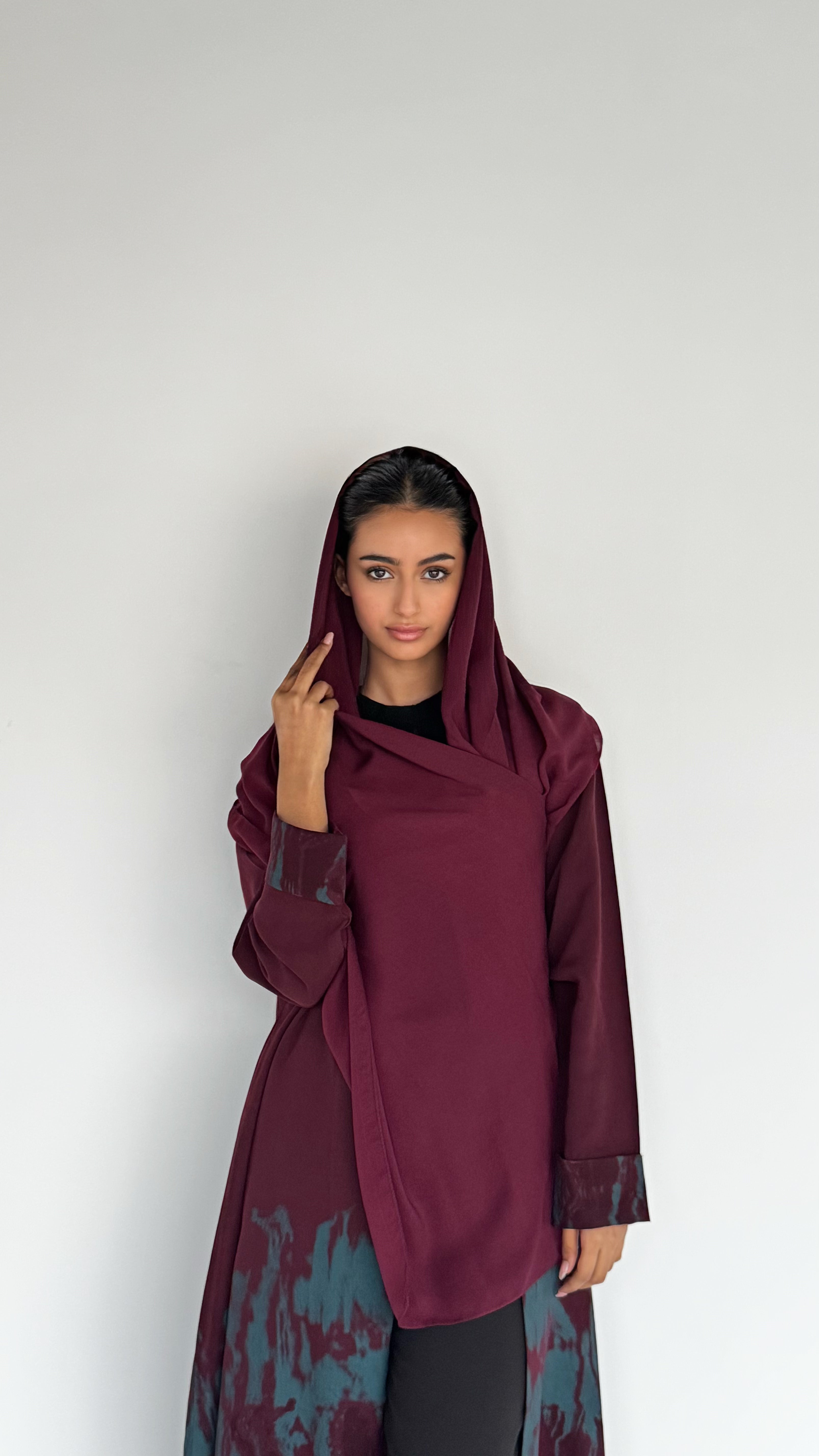 MWT381 - عباية عنابي طباعة