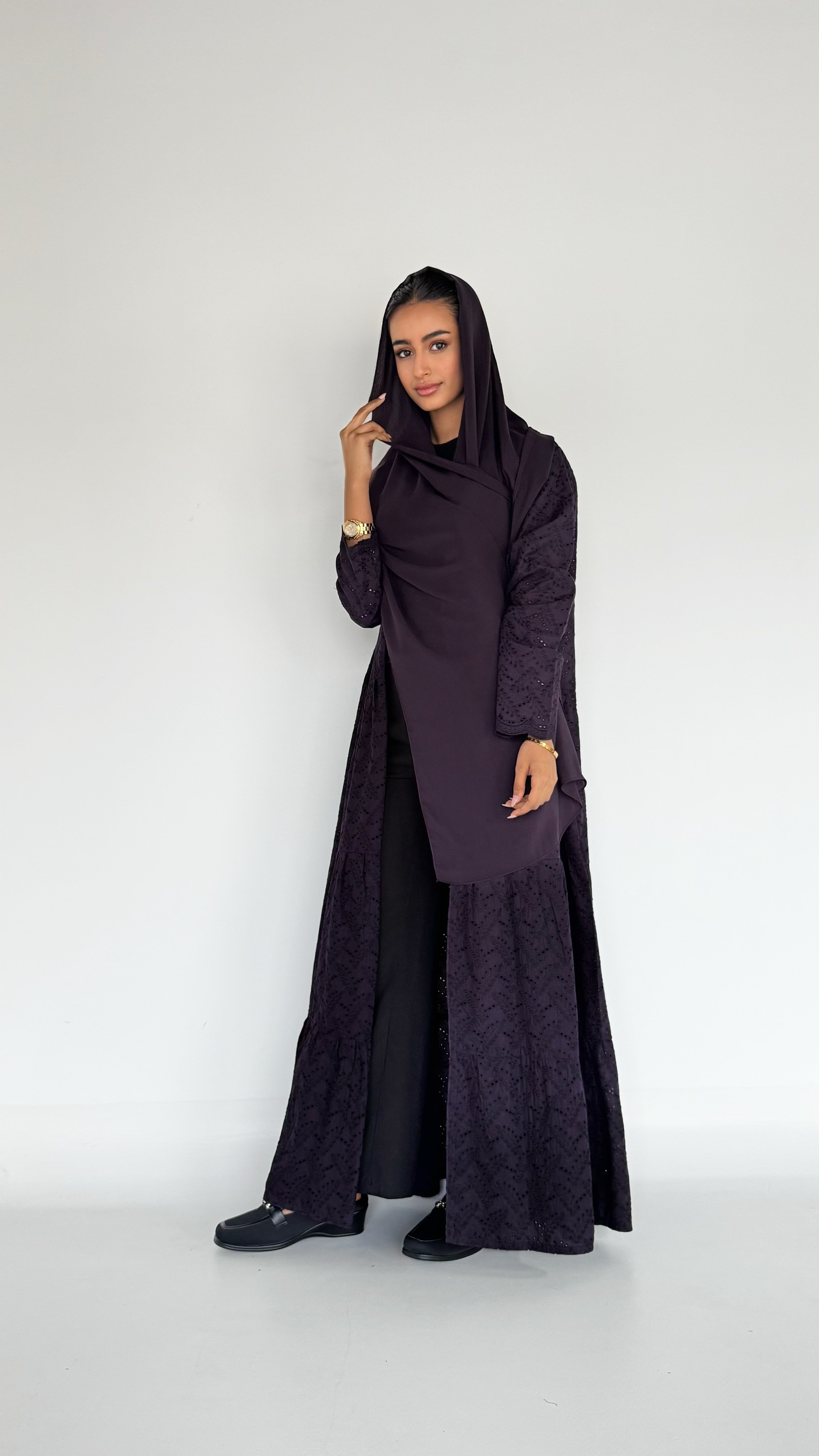 MW645 - Light Crepe Standing with Jacquard Half-Cloche