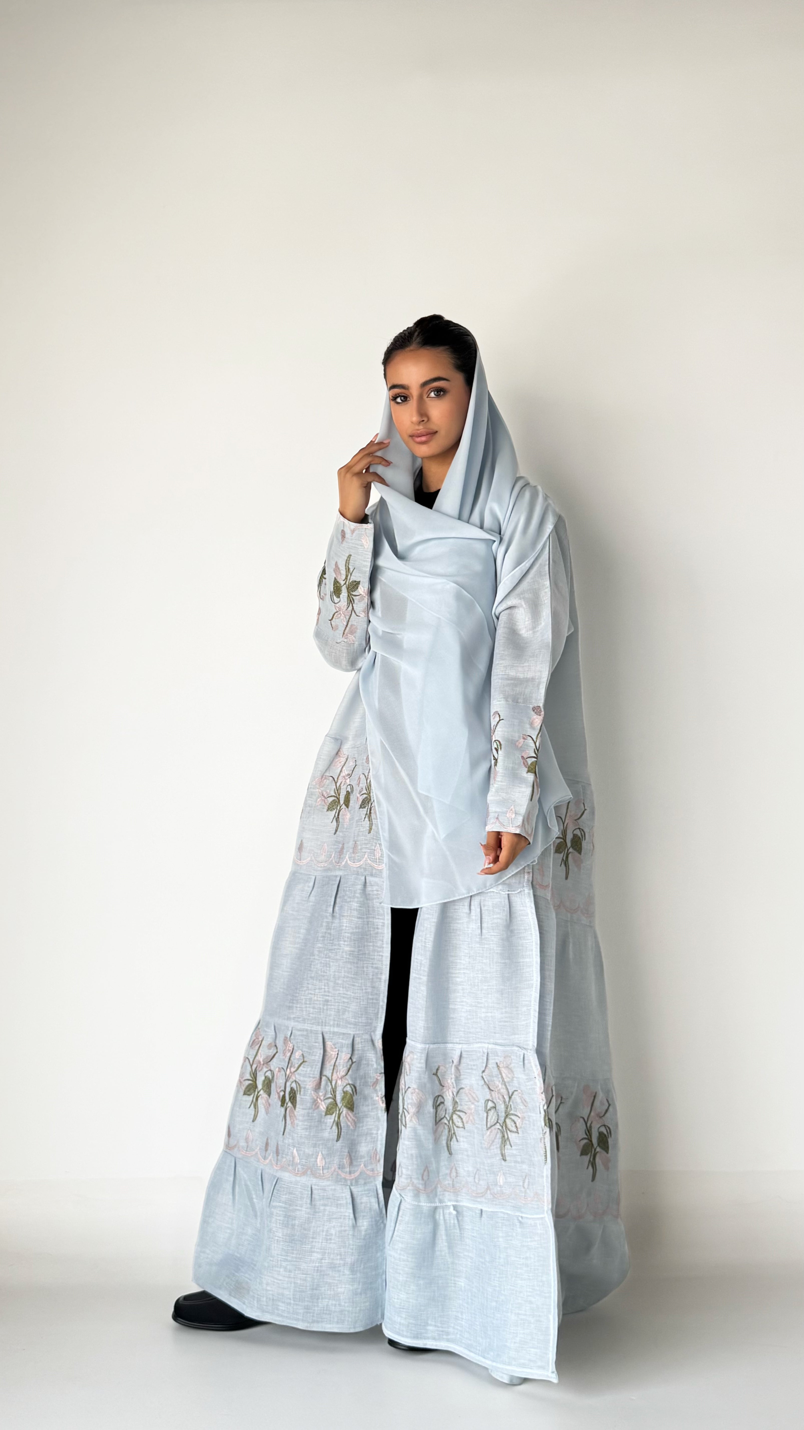 MW645 - Light Crepe Standing with Jacquard Half-Cloche