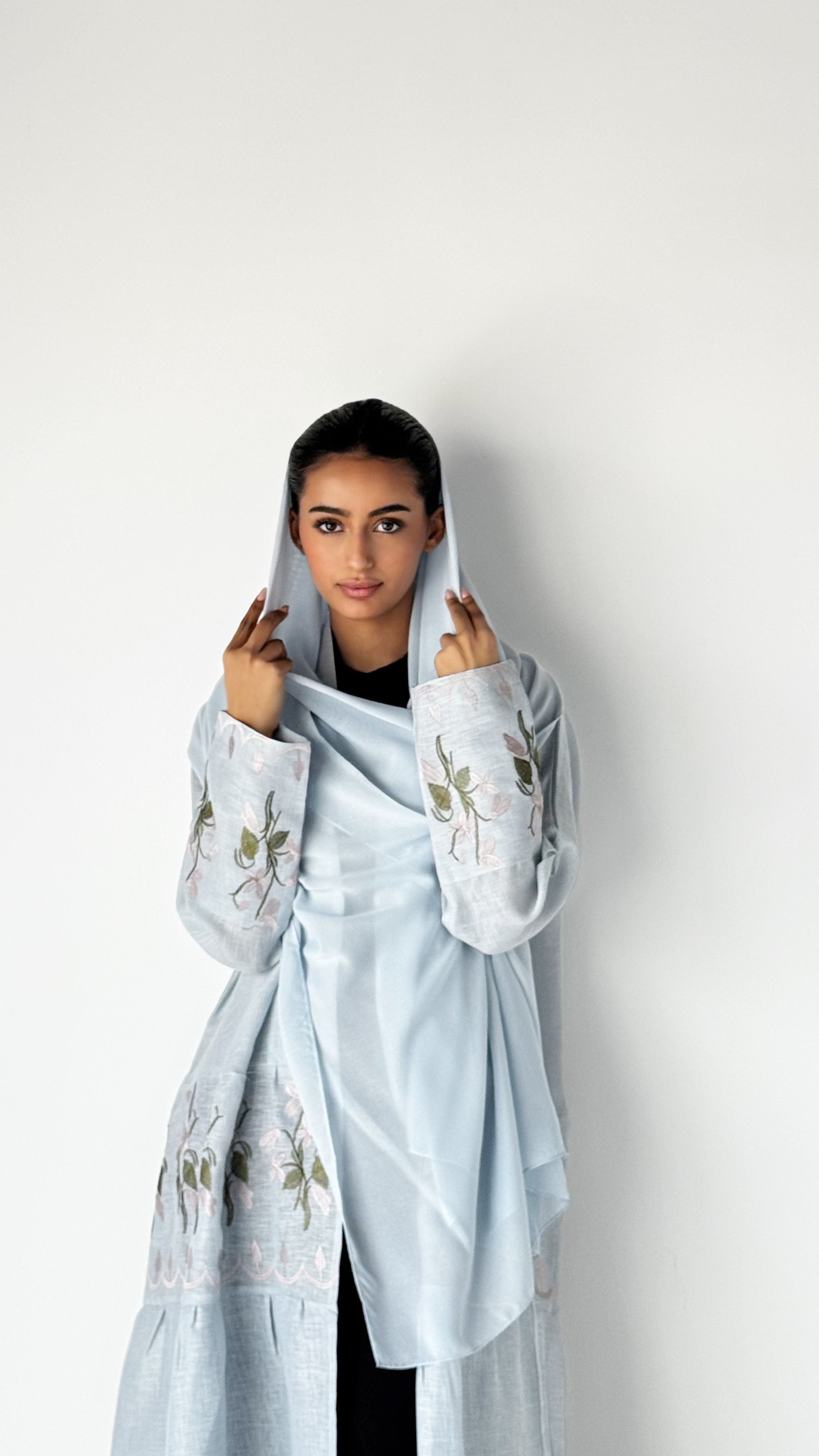 MW645 - Light Crepe Standing with Jacquard Half-Cloche