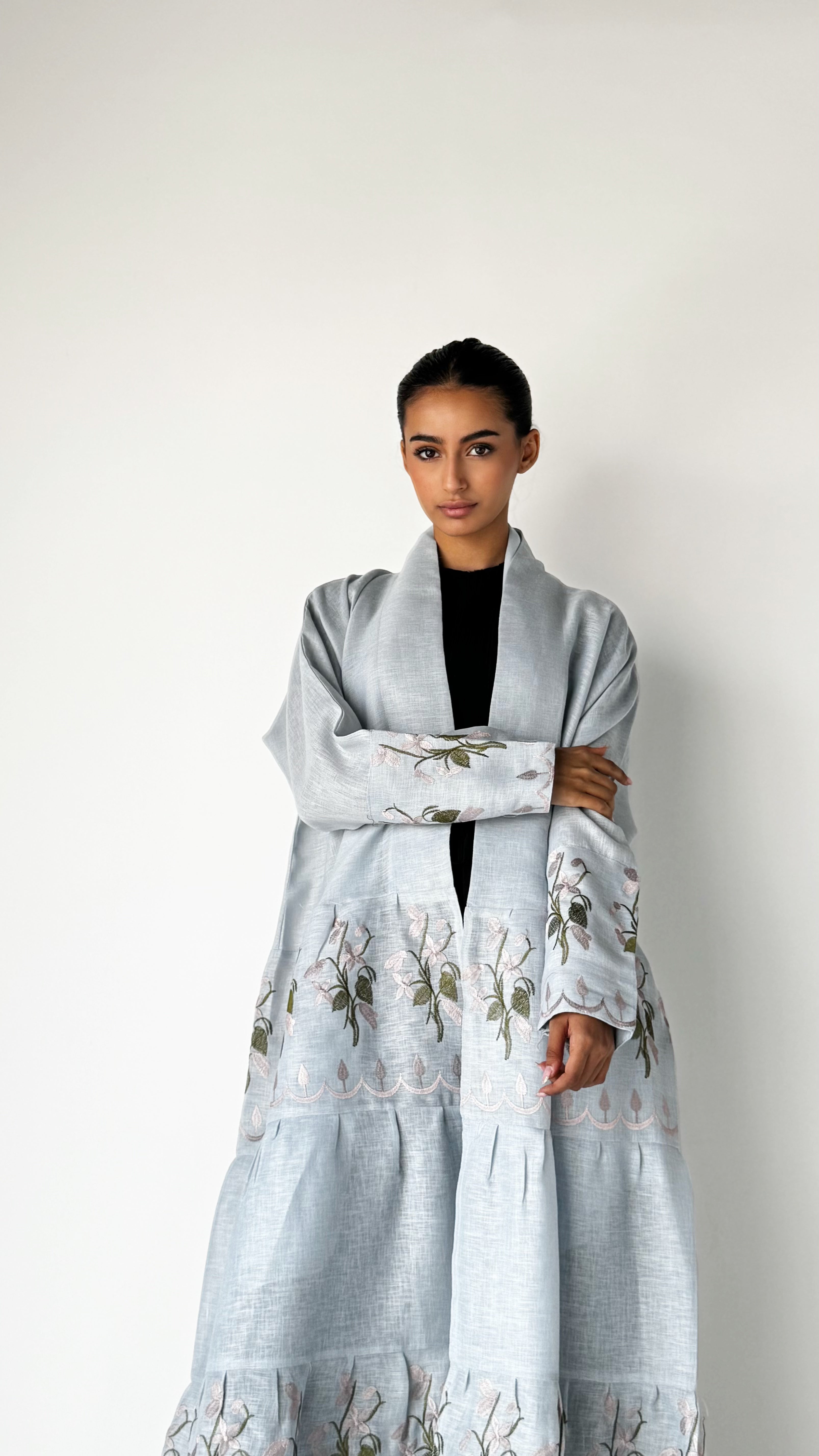 MW645 - Light Crepe Standing with Jacquard Half-Cloche