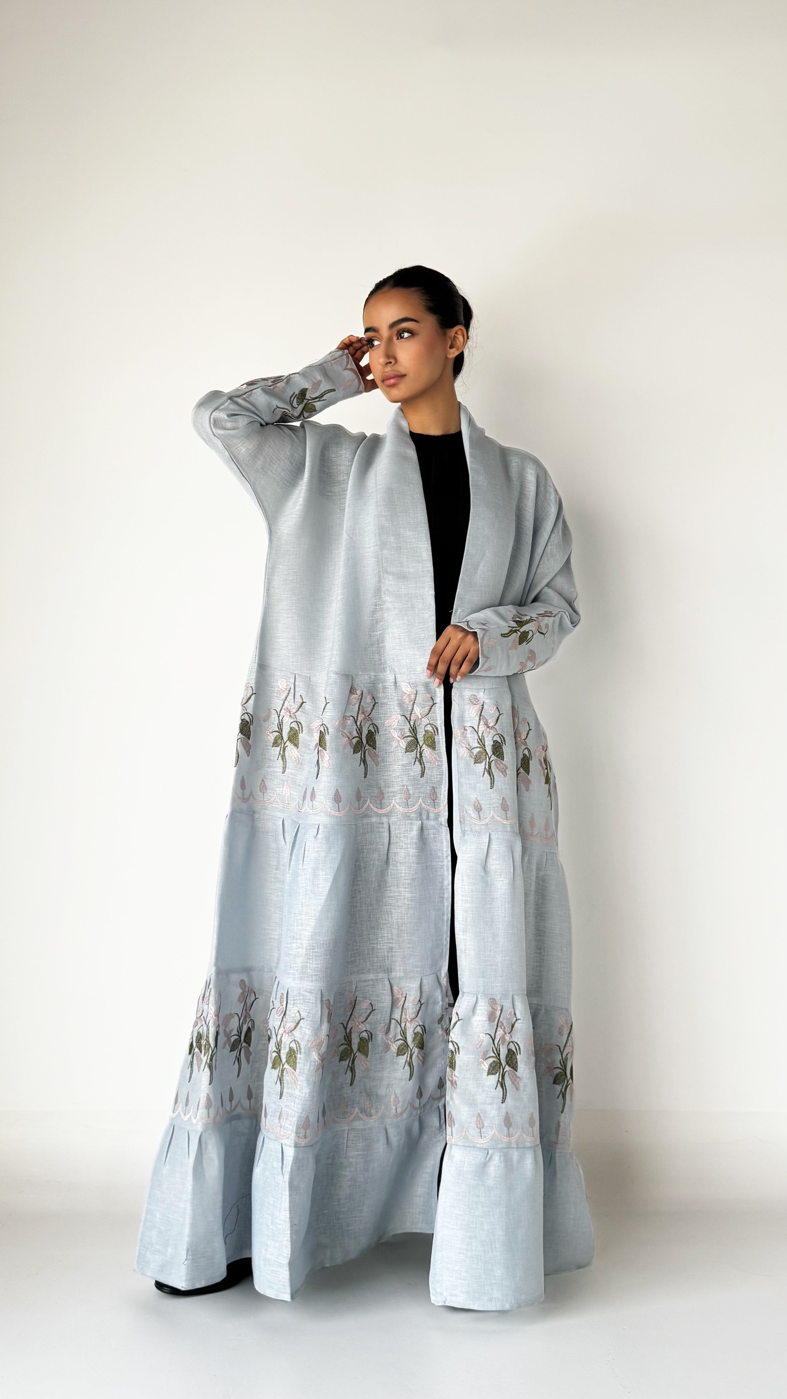 MW645 - Light Crepe Standing with Jacquard Half-Cloche