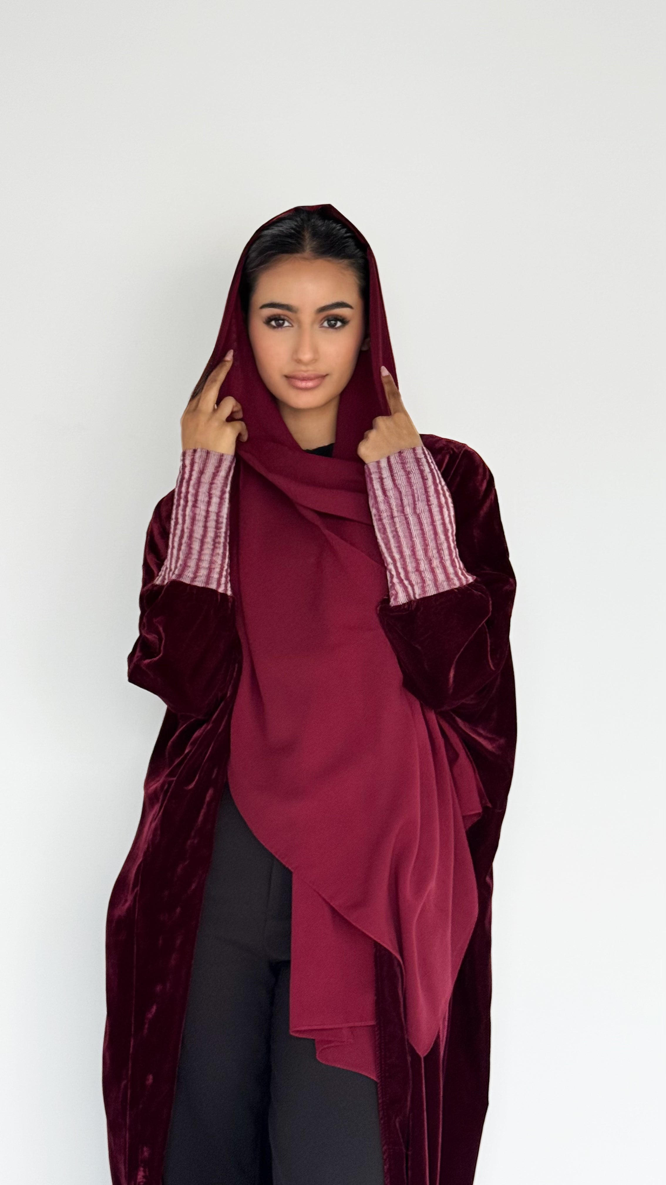 MW645 - Light Crepe Standing with Jacquard Half-Cloche