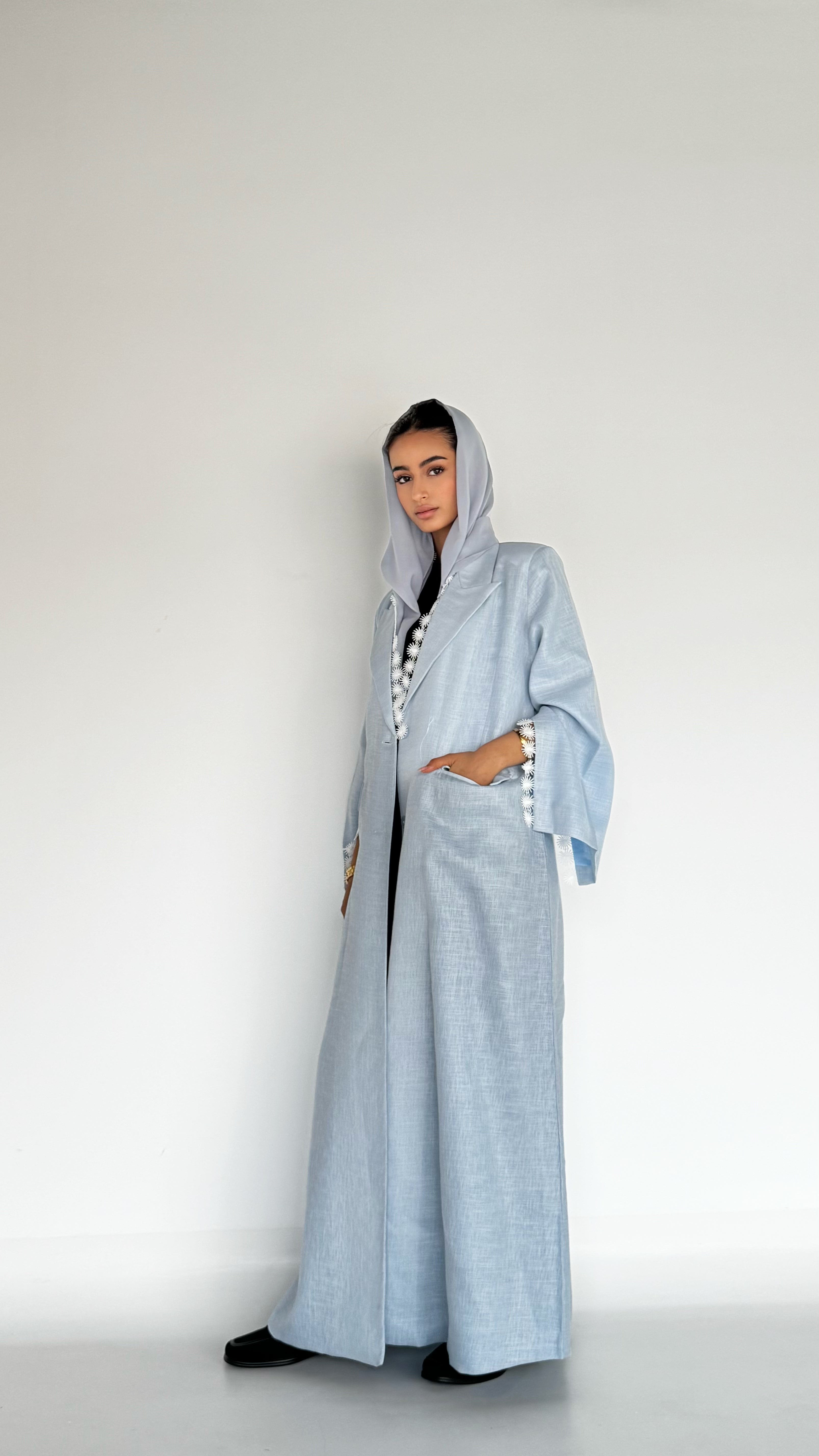 MW645 - Light Crepe Standing with Jacquard Half-Cloche