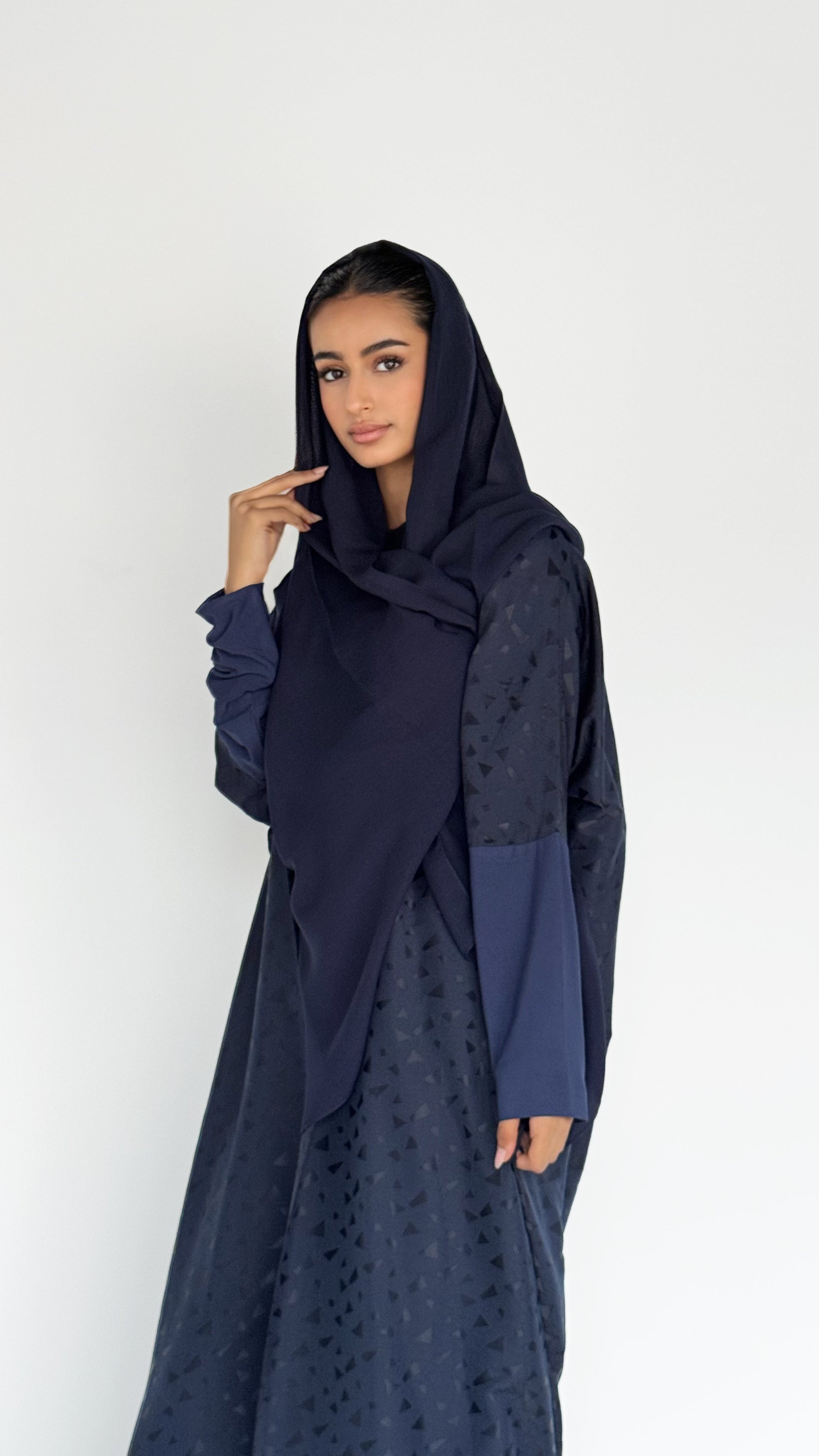 MW645 - Light Crepe Standing with Jacquard Half-Cloche