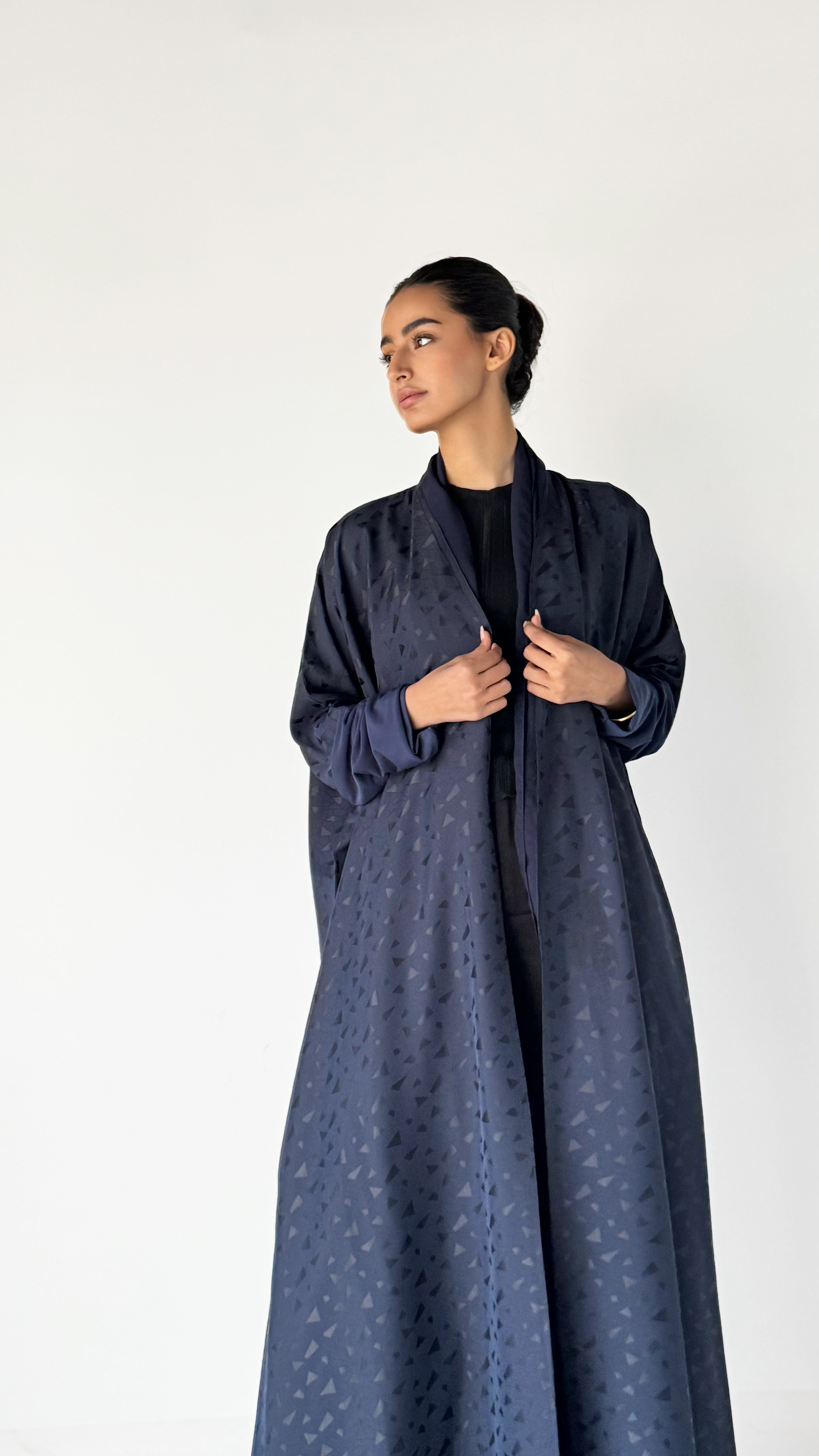 MW645 - Light Crepe Standing with Jacquard Half-Cloche
