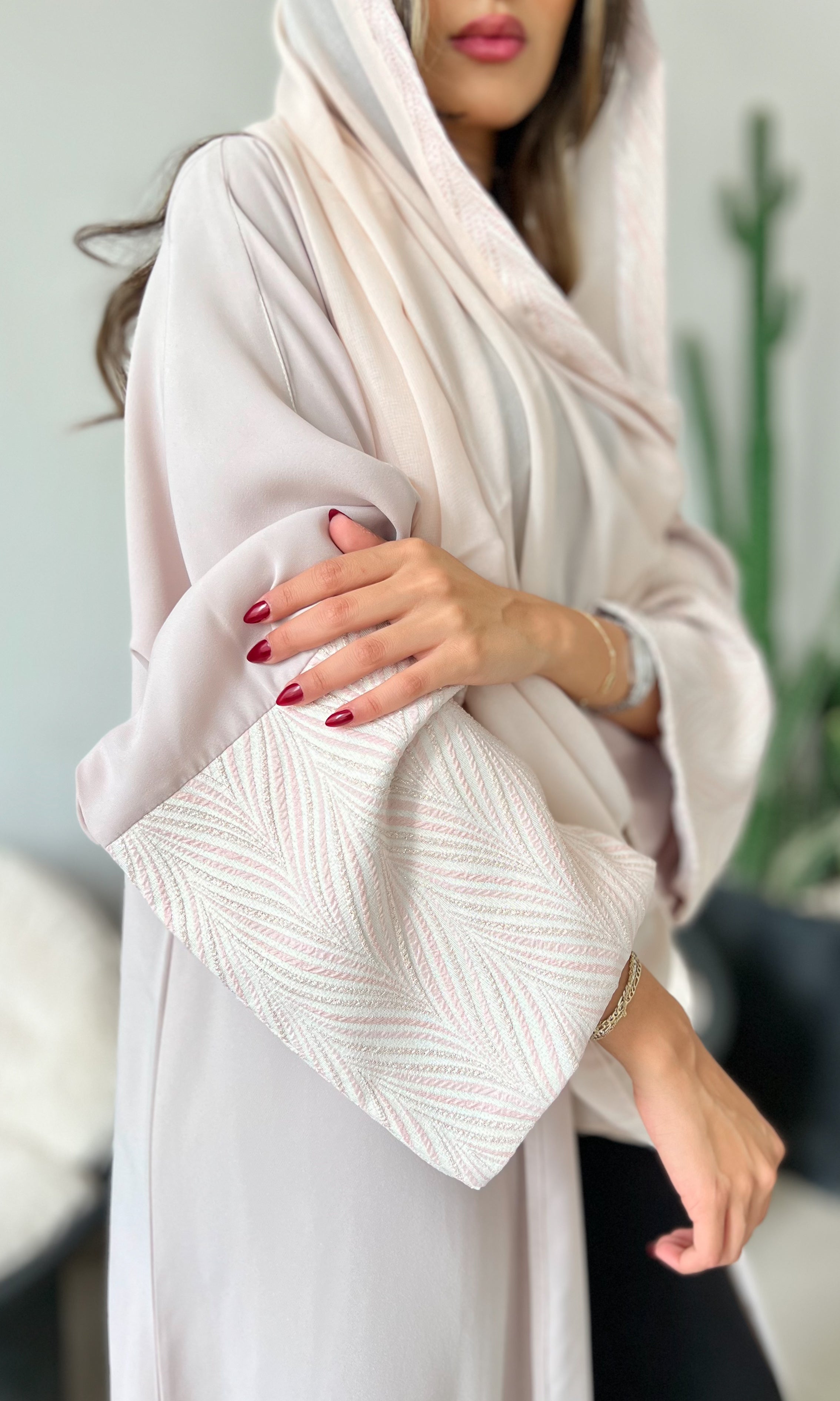 MW645 - Light Crepe Standing with Jacquard Half-Cloche