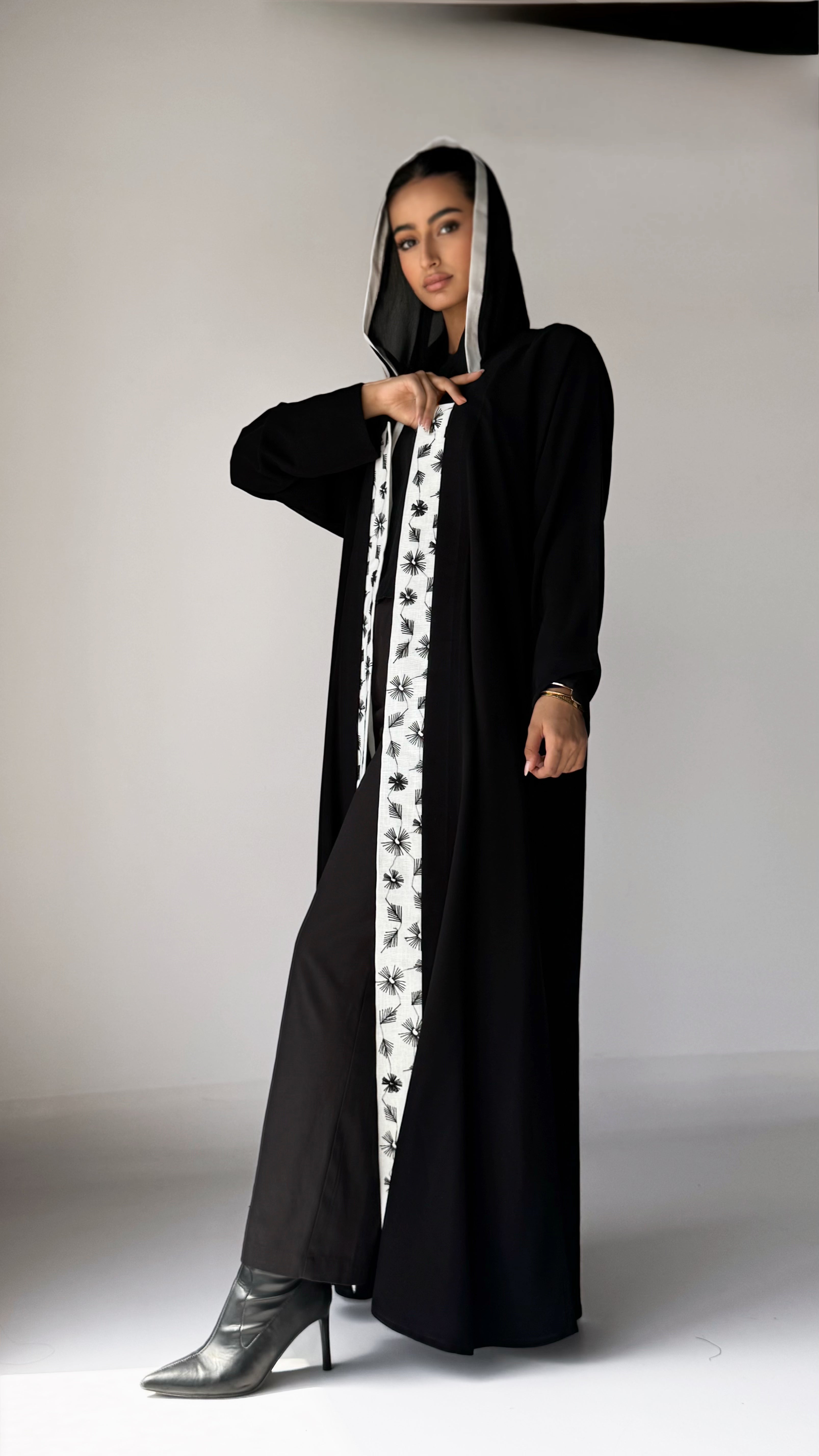 MW645 - Light Crepe Standing with Jacquard Half-Cloche