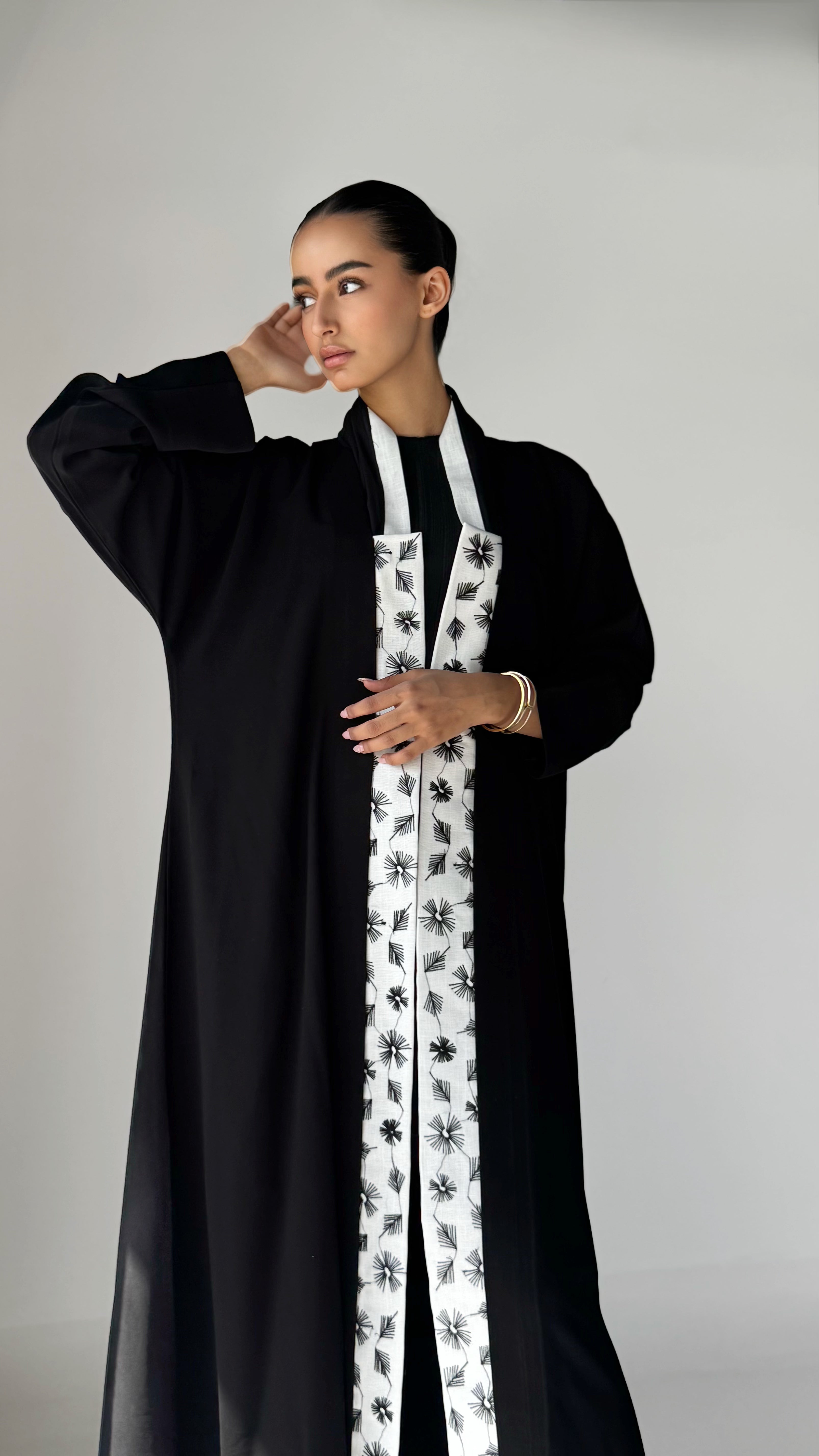MW645 - Light Crepe Standing with Jacquard Half-Cloche