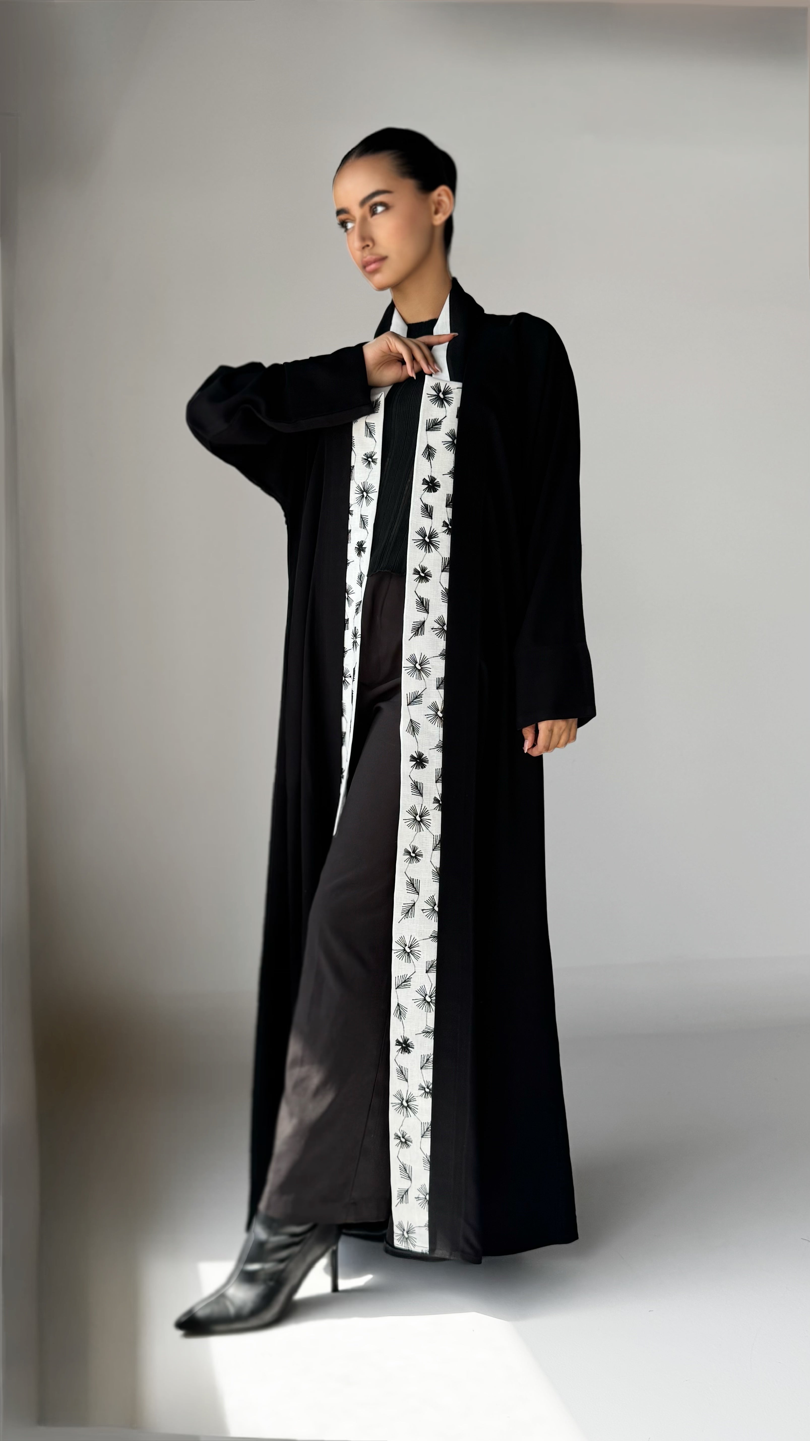 MW645 - Light Crepe Standing with Jacquard Half-Cloche