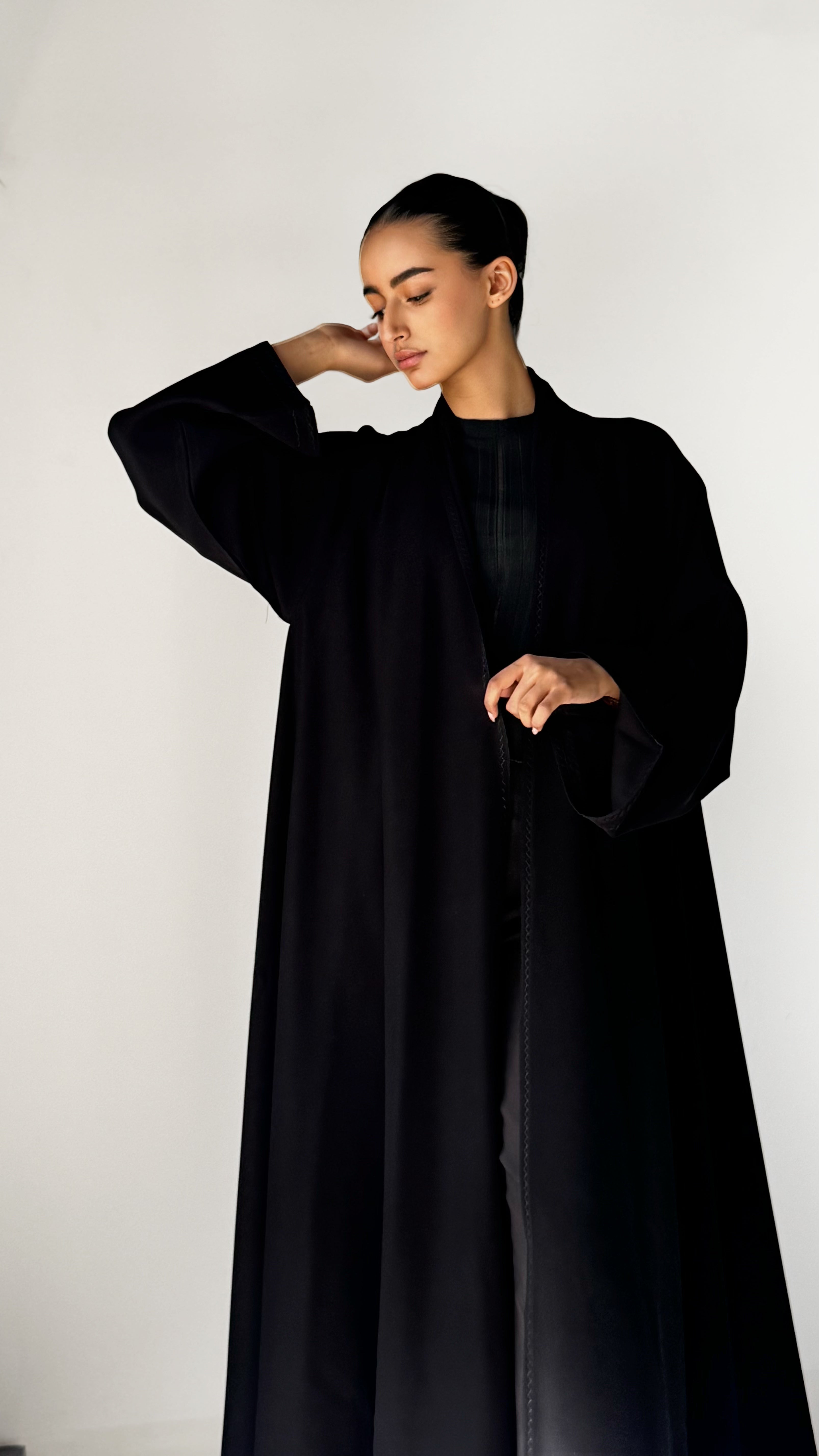 MW1277 - عبايه اسود تطريز