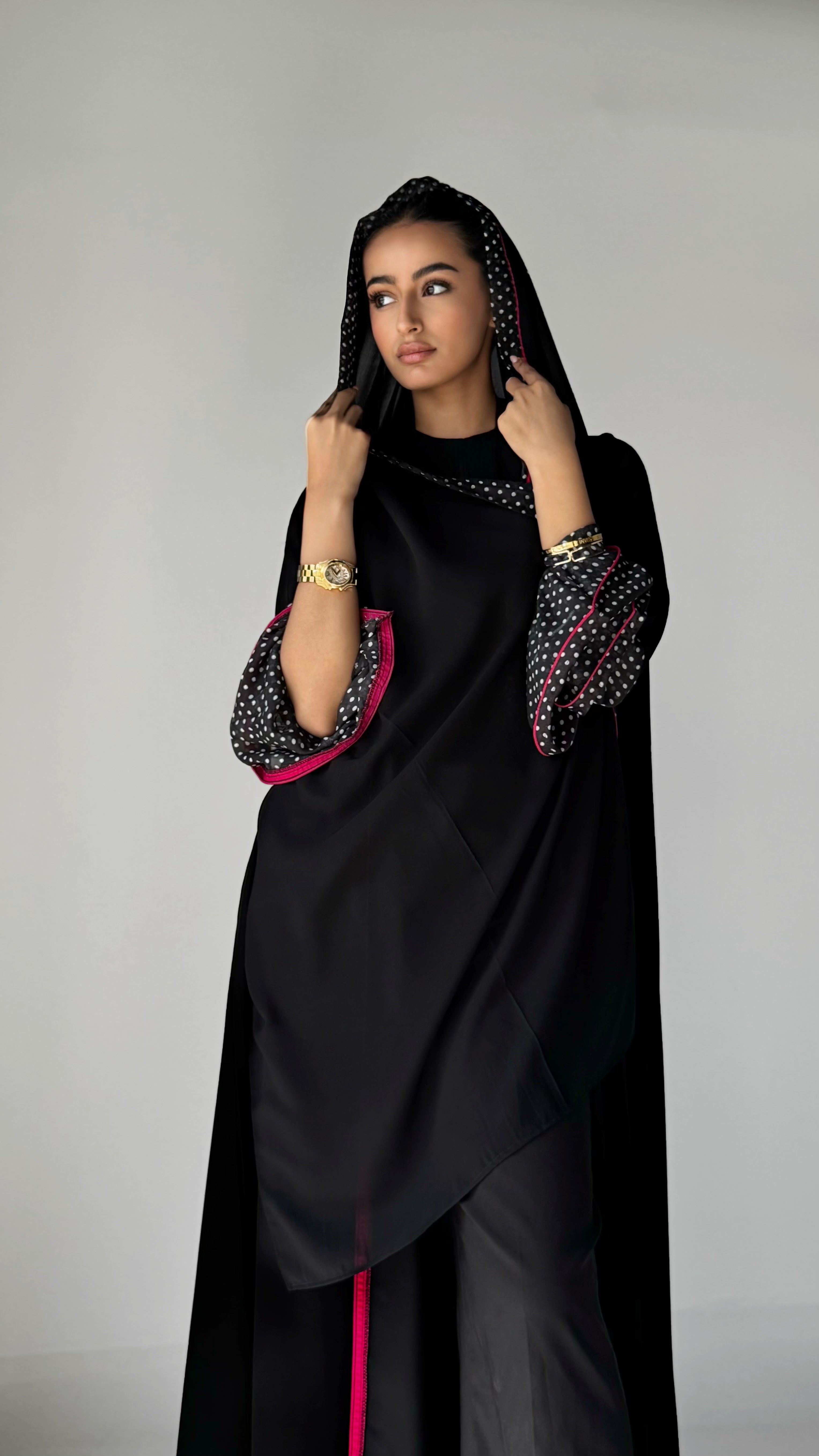 MW1595- عباية سوداء بأكمام منقطة ملونة | Black Abaya with Colored Polka-Dot Sleeves