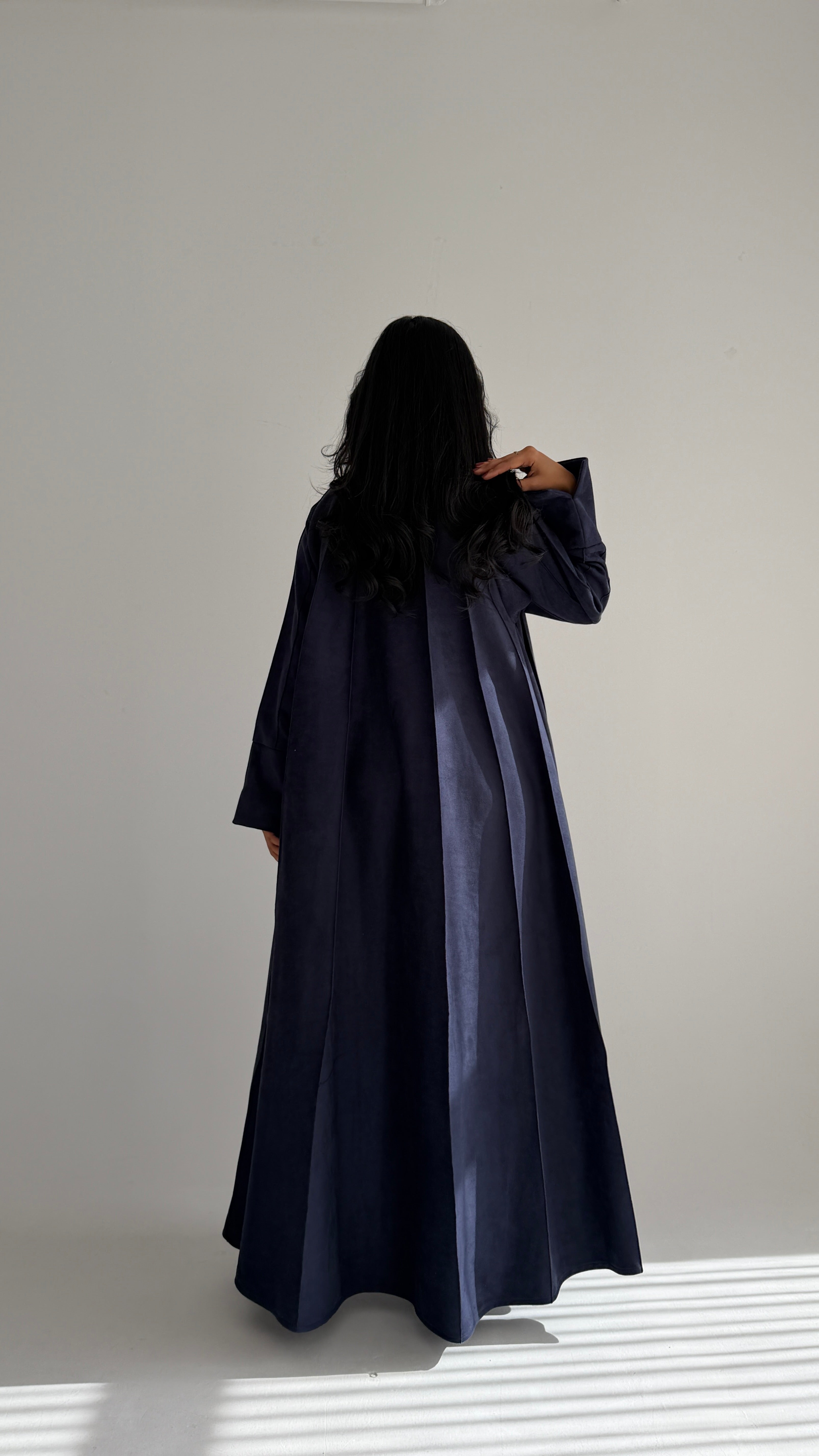 MW645 - Light Crepe Standing with Jacquard Half-Cloche