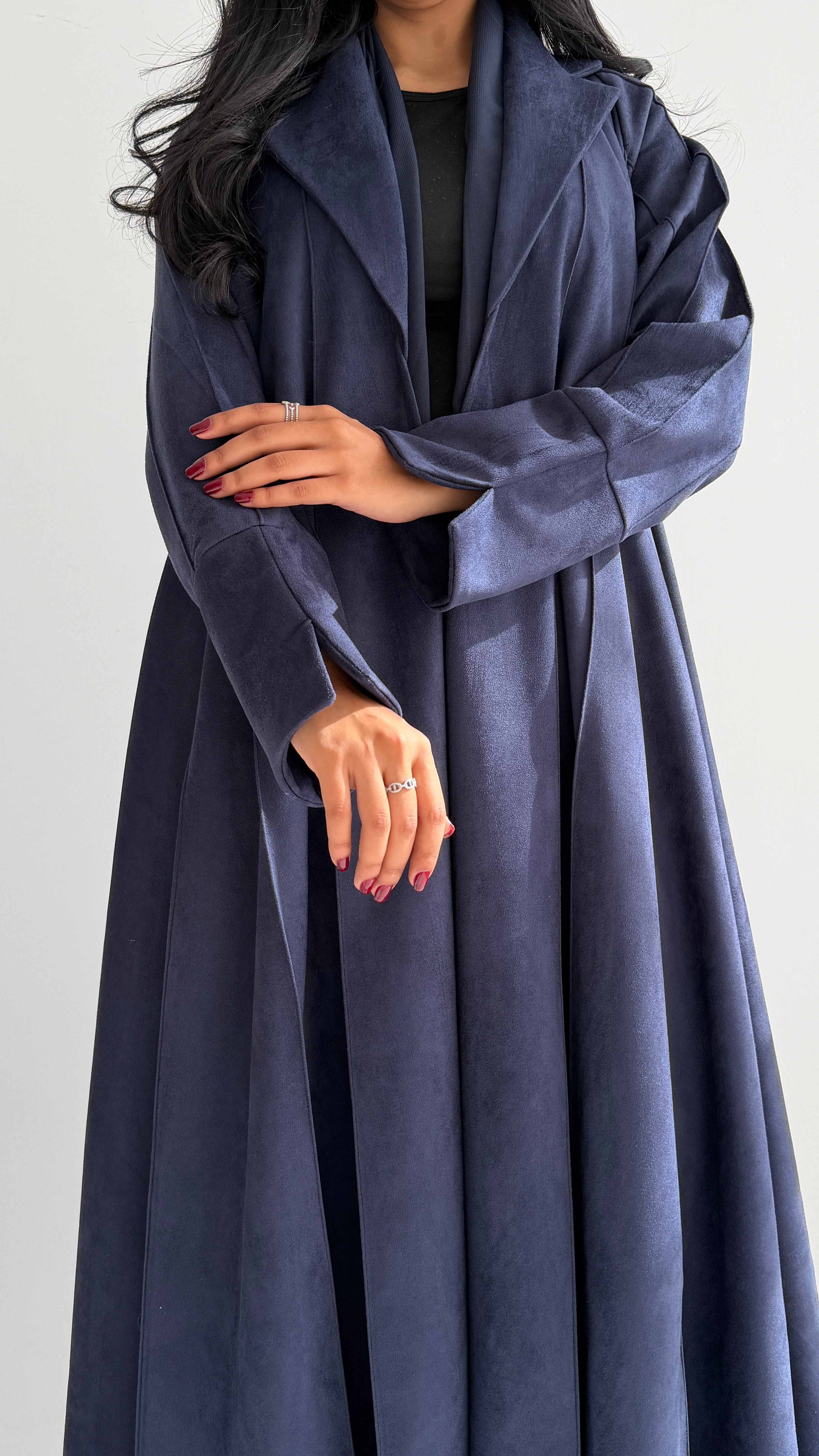 MW645 - Light Crepe Standing with Jacquard Half-Cloche