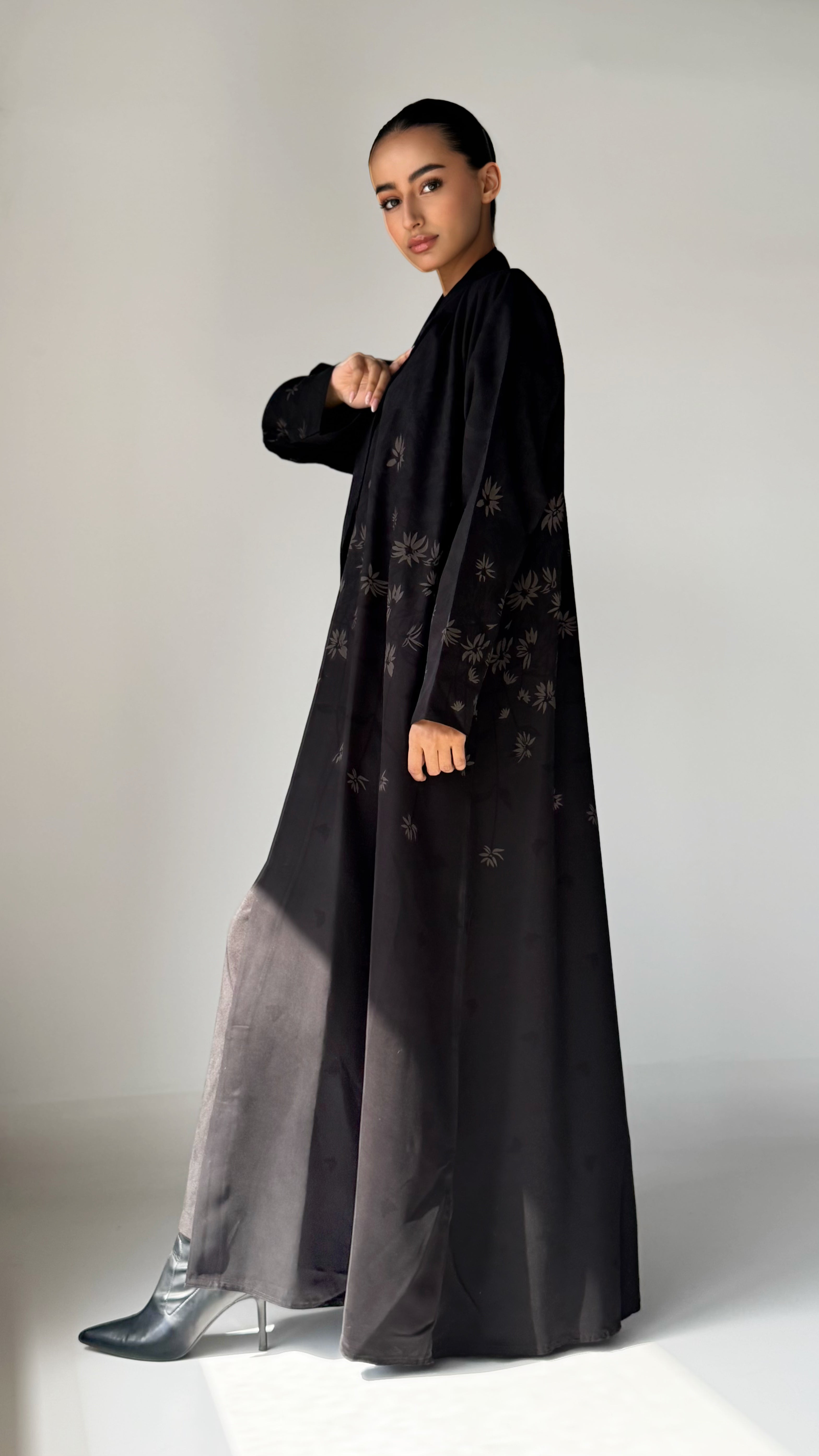 MW645 - Light Crepe Standing with Jacquard Half-Cloche