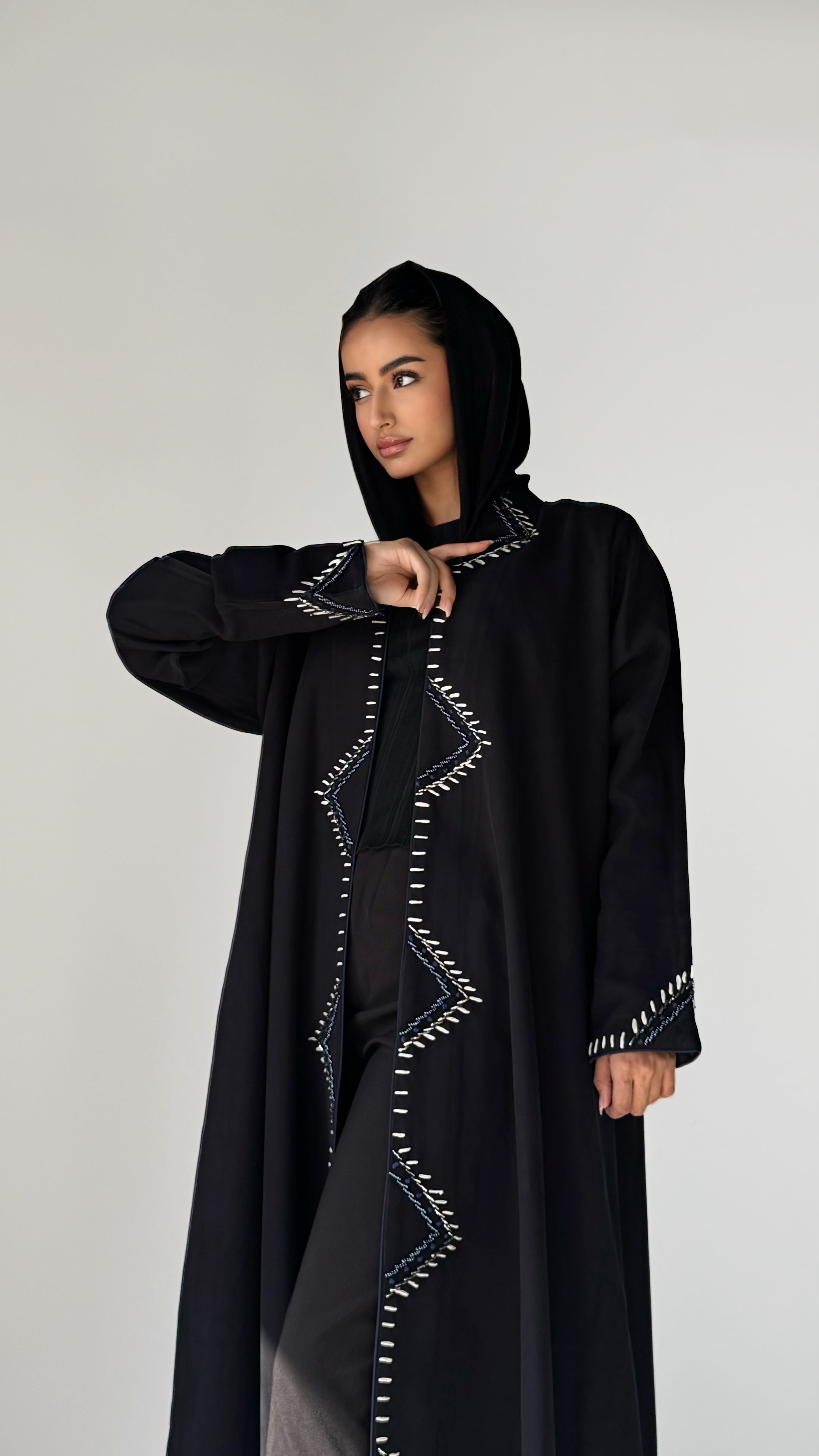 MW645 - Light Crepe Standing with Jacquard Half-Cloche