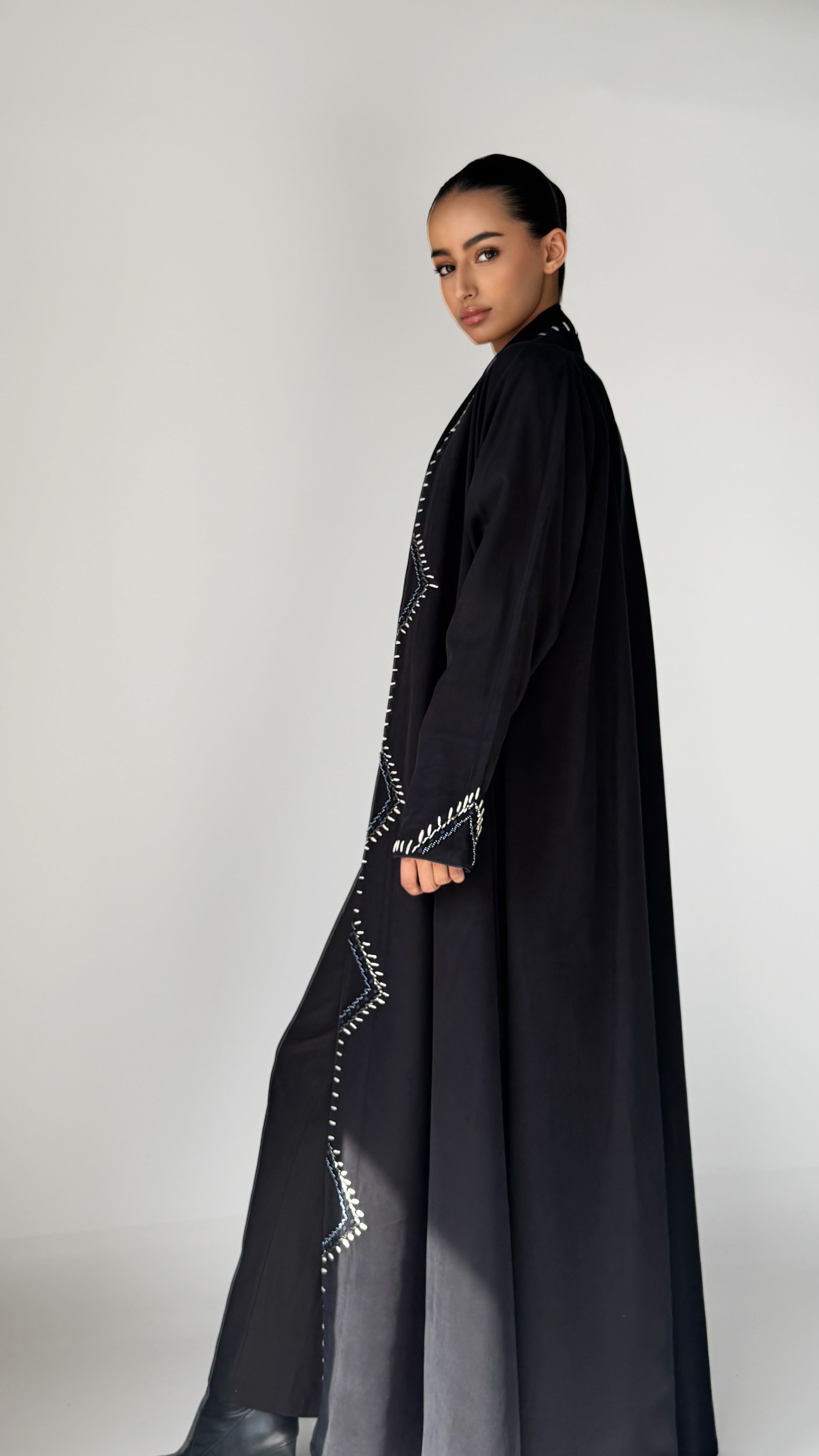 MW645 - Light Crepe Standing with Jacquard Half-Cloche