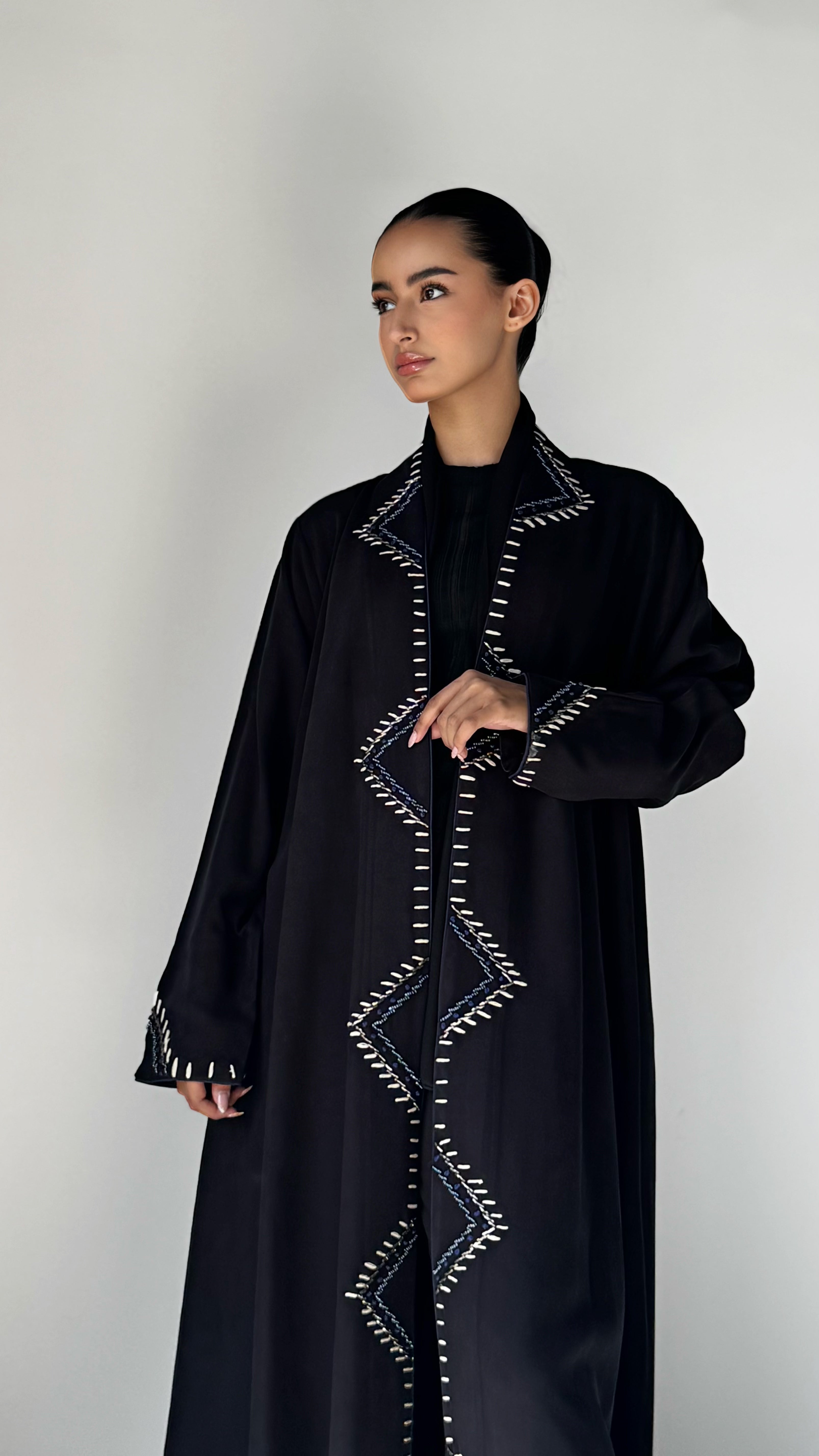 MW645 - Light Crepe Standing with Jacquard Half-Cloche