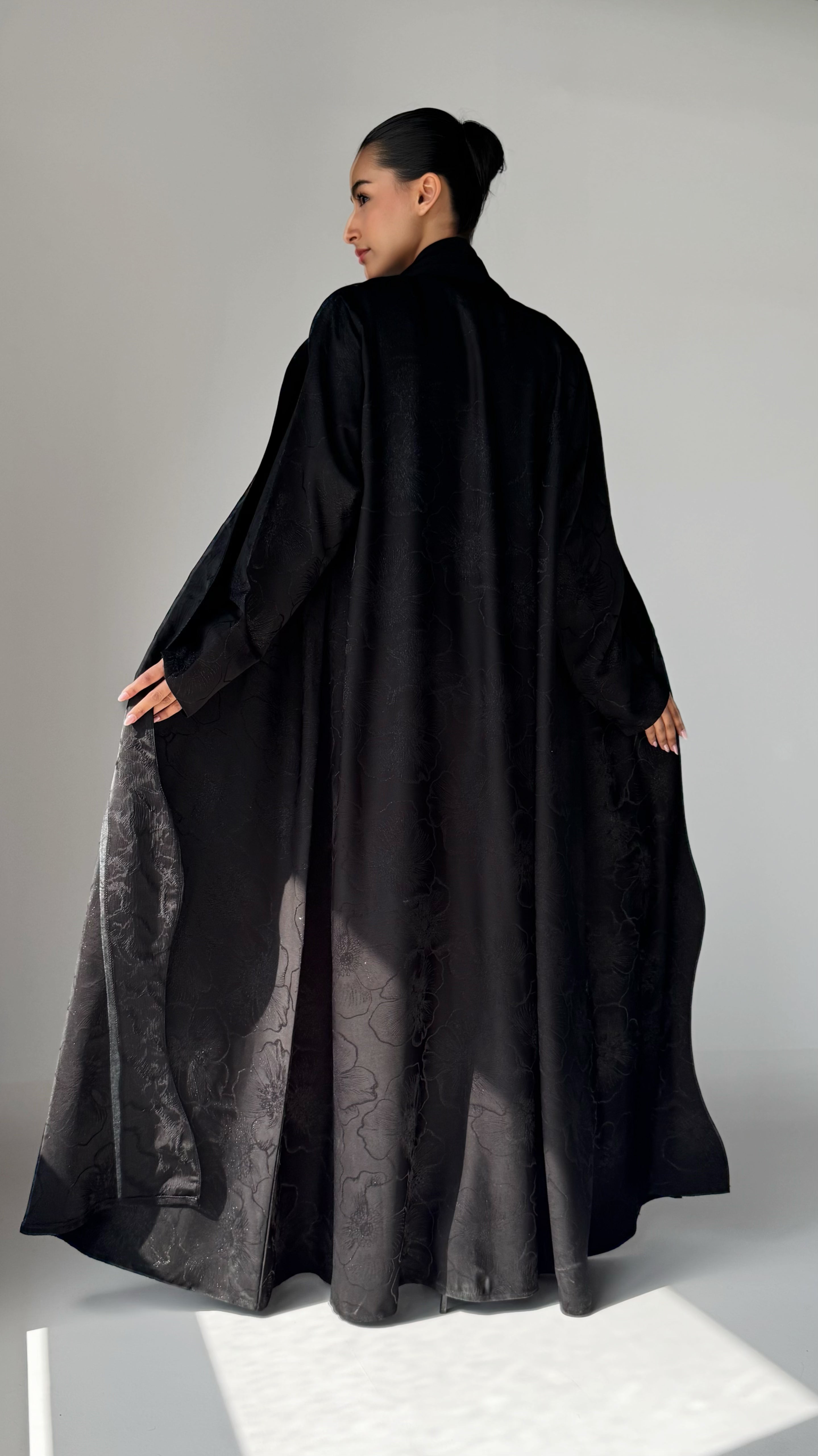 MW1594- عباية جاكار بقصة غير مستقيمة | Jacquard Abaya with Asymmetrical Cut - Aya