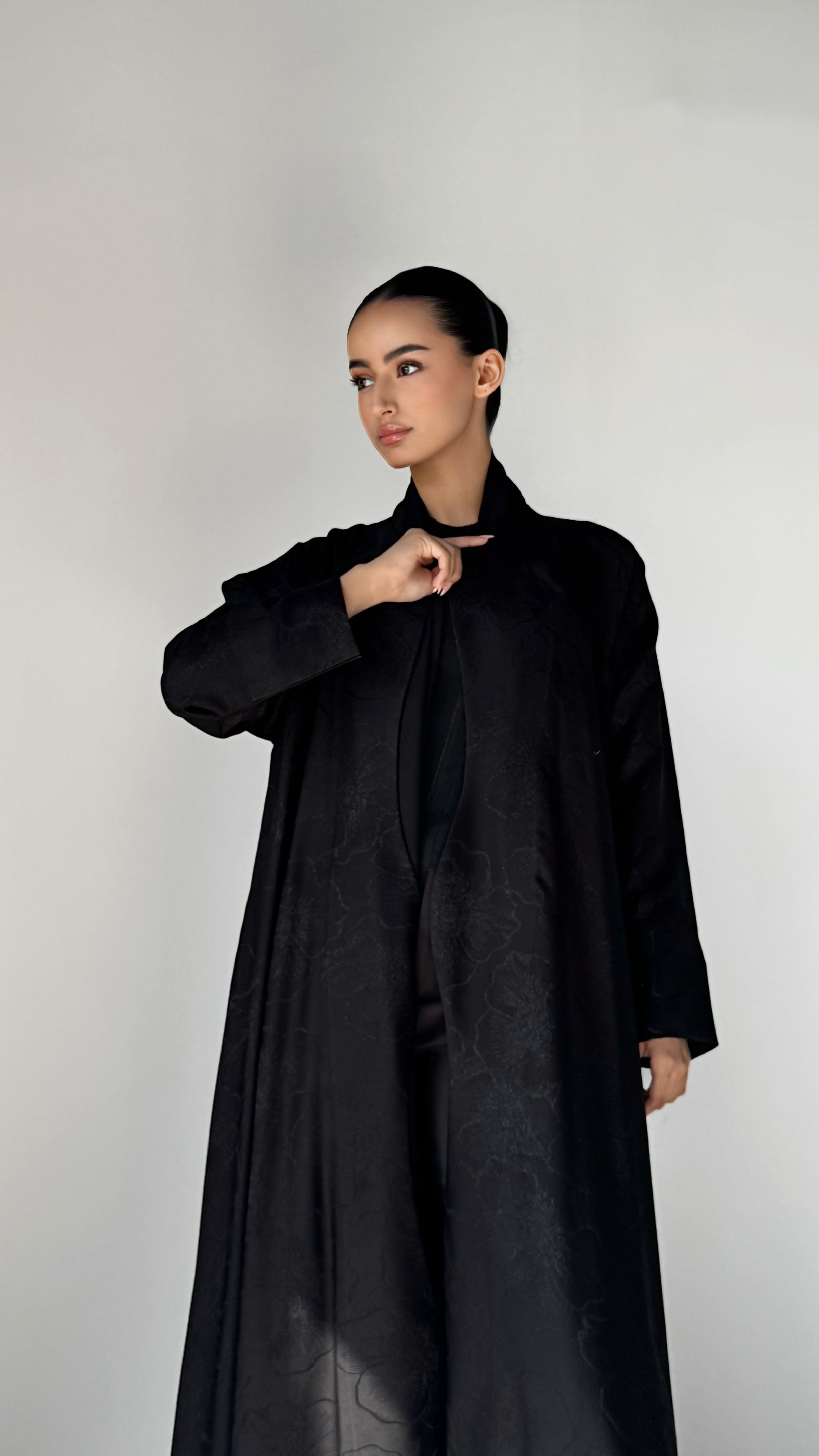 MW1594- عباية جاكار بقصة غير مستقيمة | Jacquard Abaya with Asymmetrical Cut - Aya