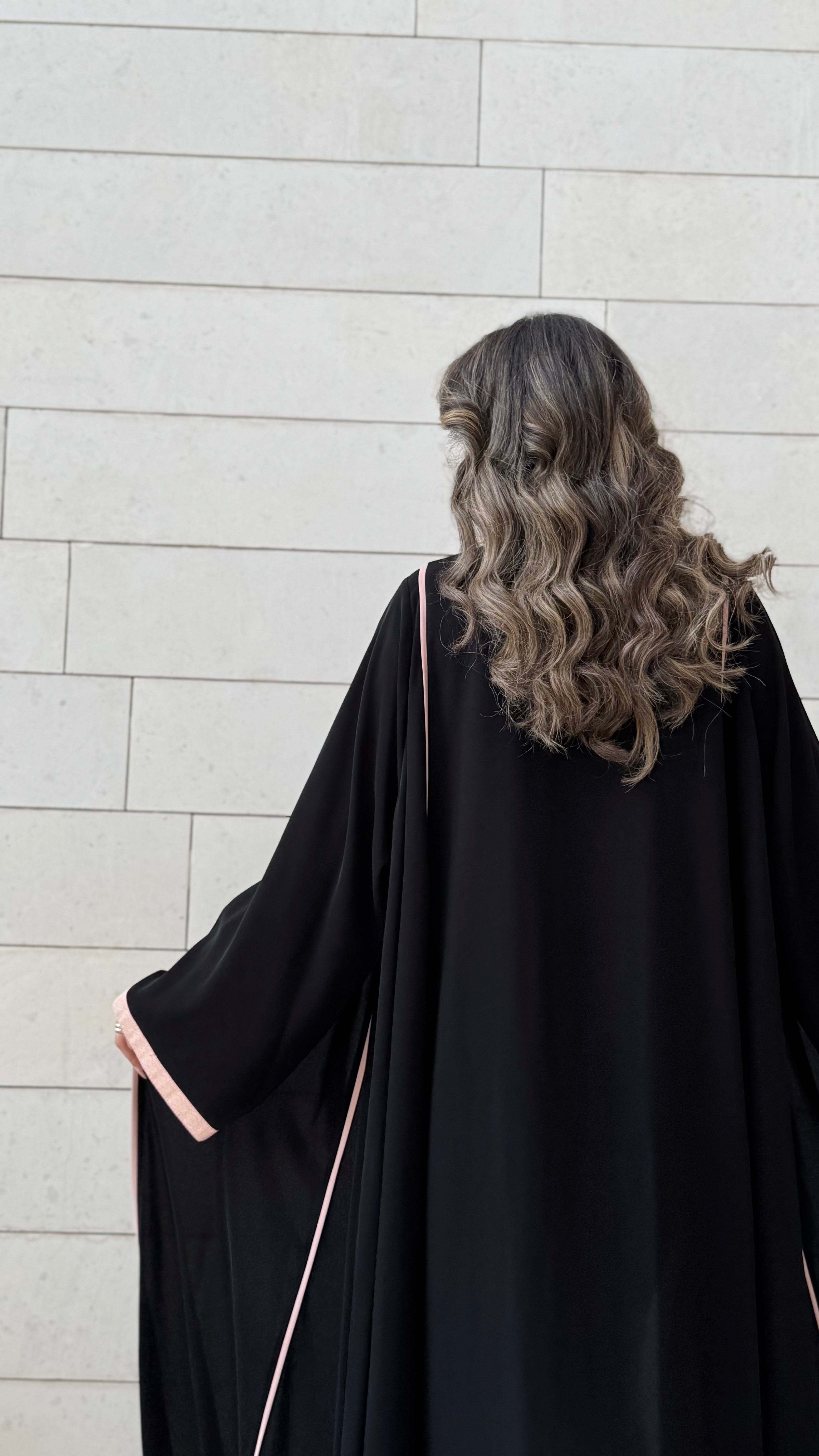 MW1606 - عباية سوداء بخطوط وردية وتطريز وردي | Black Abaya with Pink Stripes and Embroidery - Aya