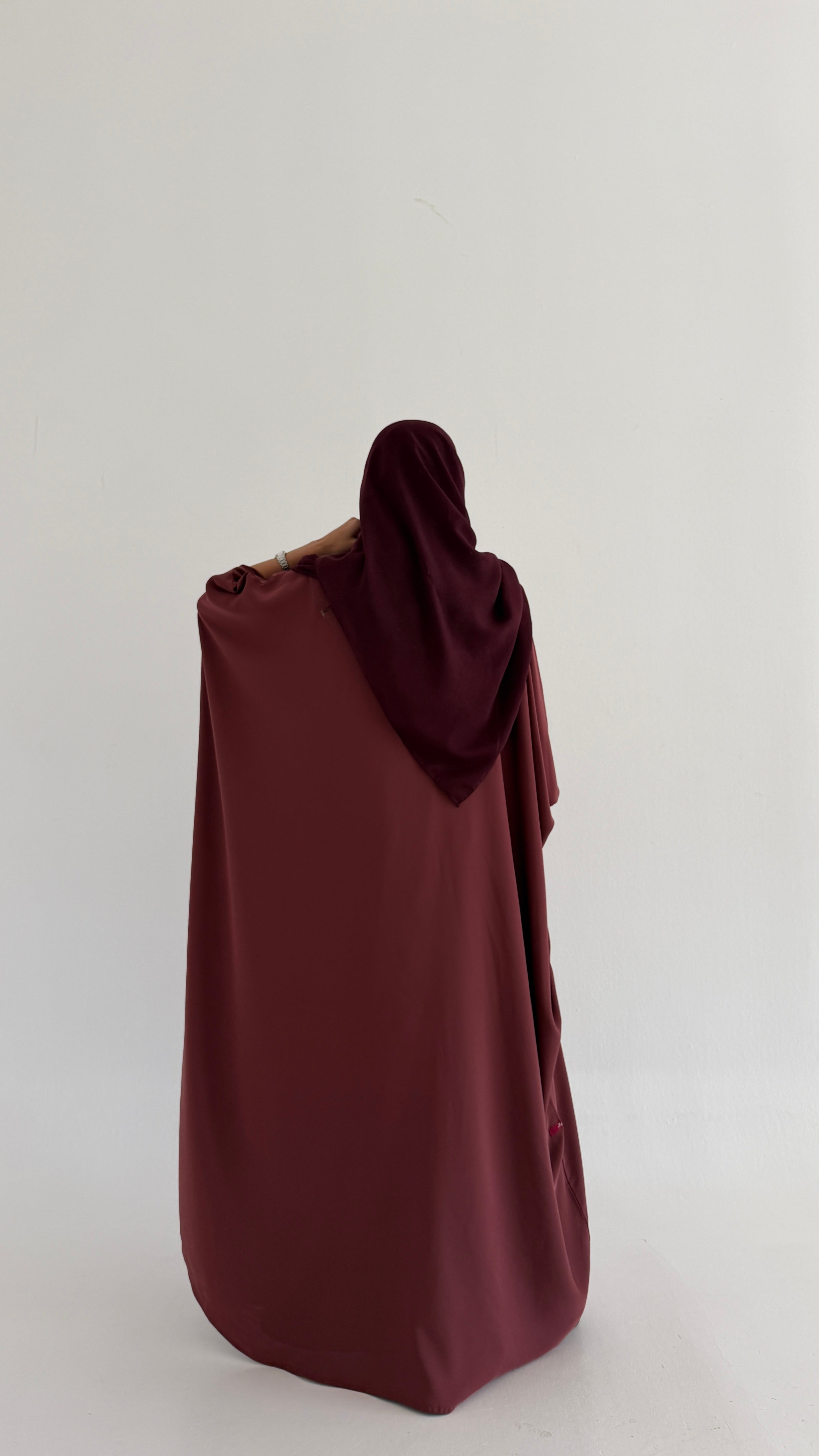 MW2017 - عباية كريب مع فستان كريب - Aya