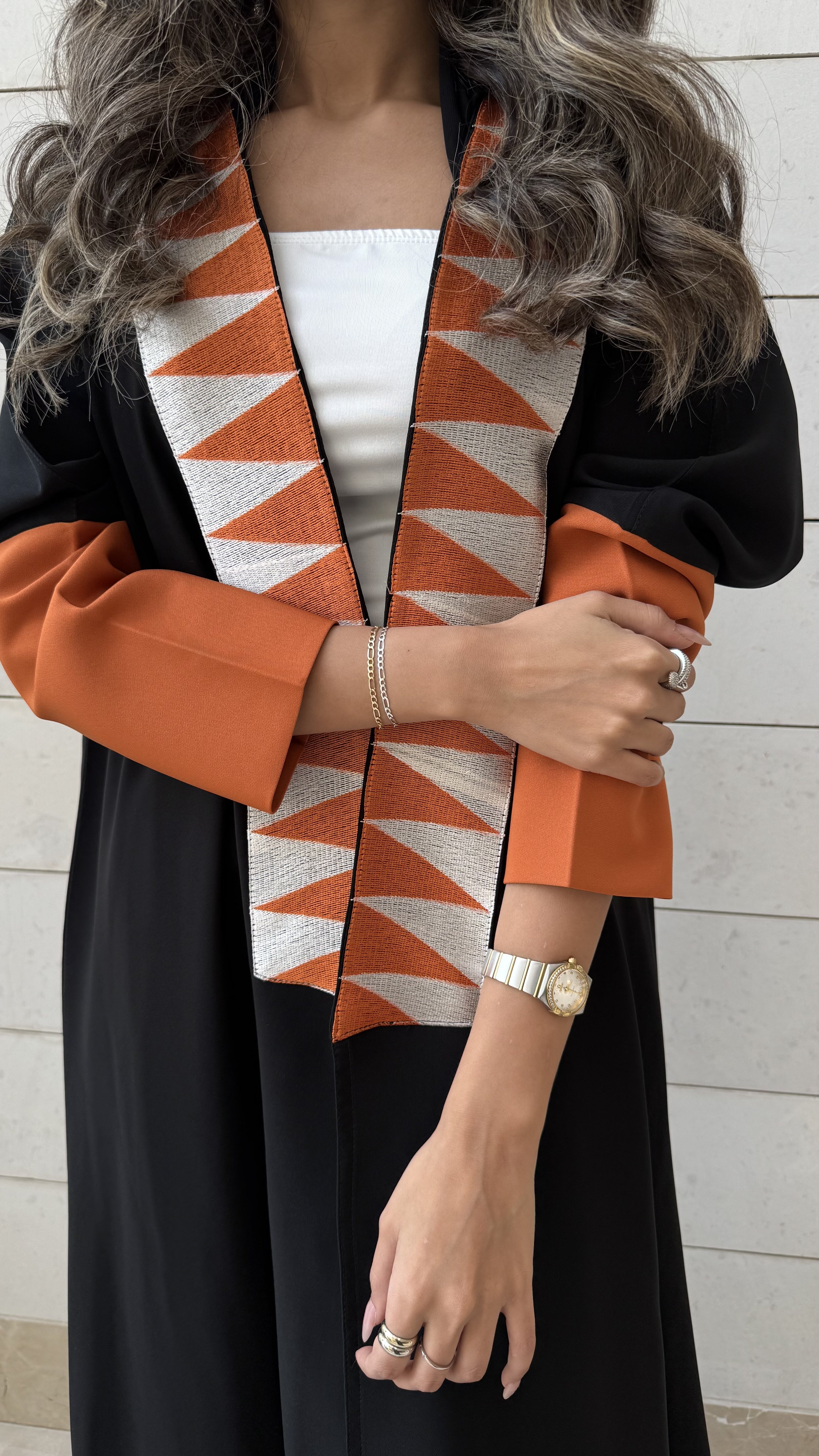 MW1591 -عباية سوداء بتطريز برتقالي | Black Abaya with Orange Embroidery