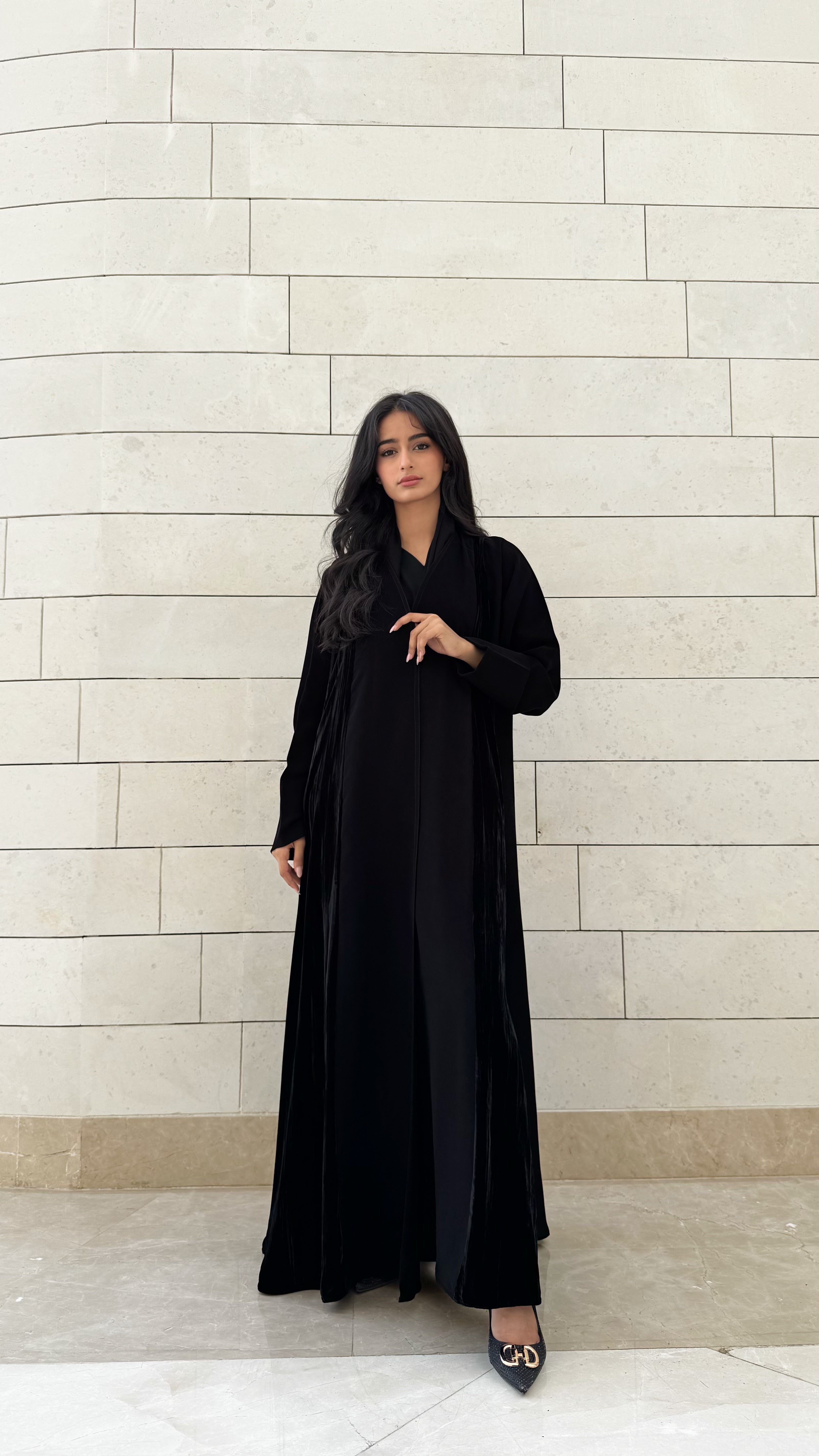 MWT665 - عباية اسود مع دخيلة مخمل - Aya