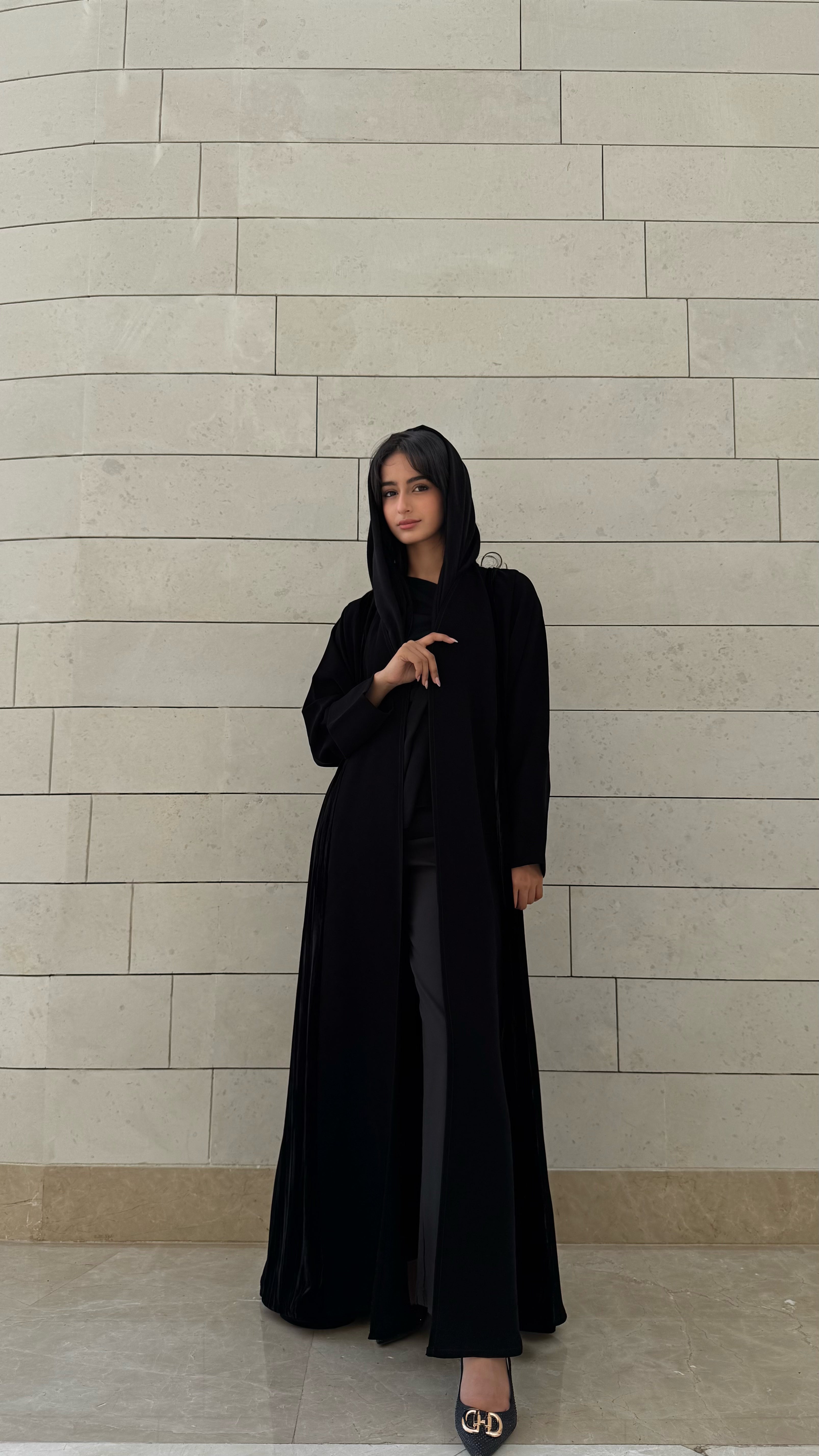 MWT665 - عباية اسود مع دخيلة مخمل - Aya