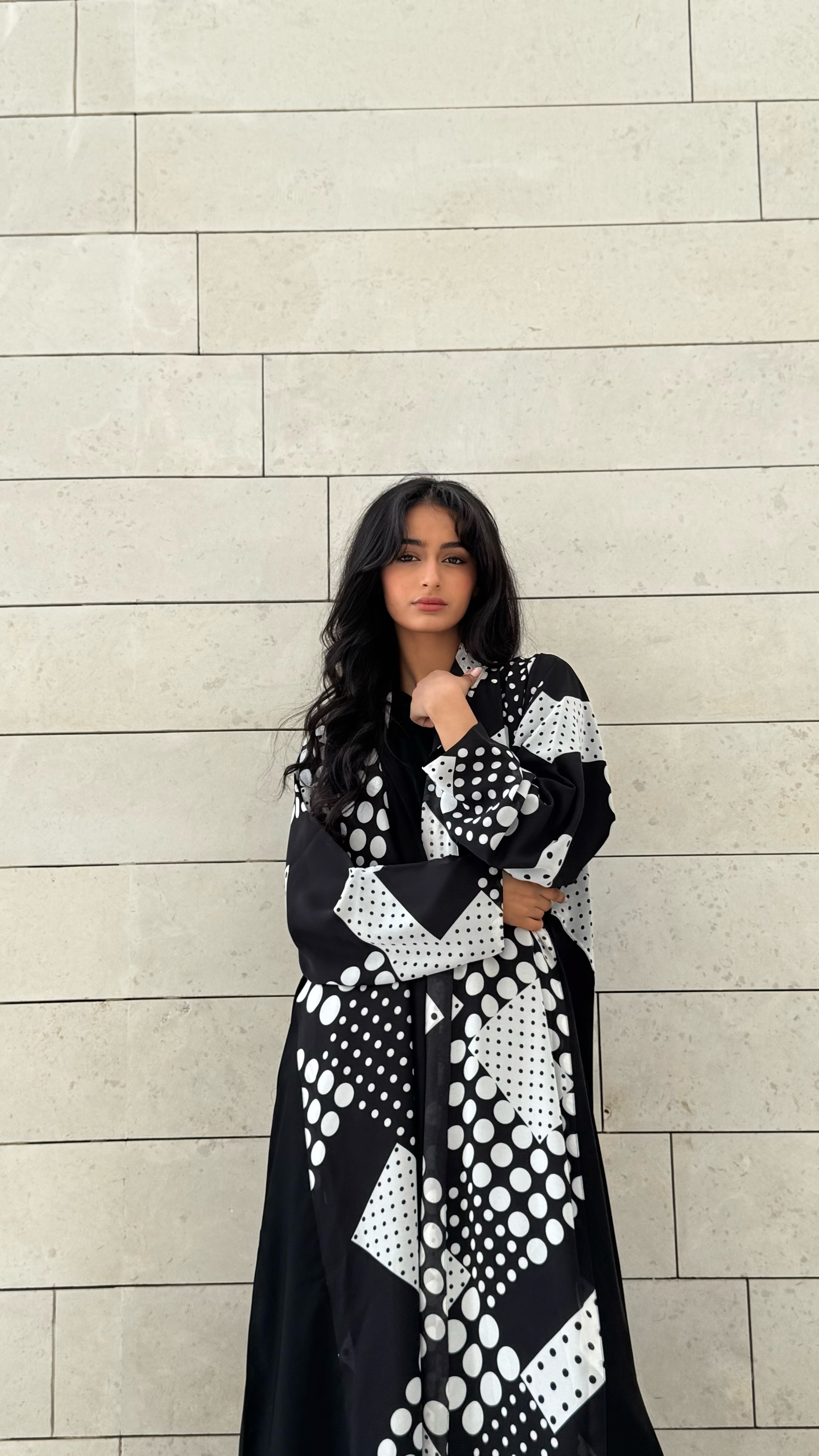 MW1549 - عباية تصميم بولكا دوت | TriDot - Aya