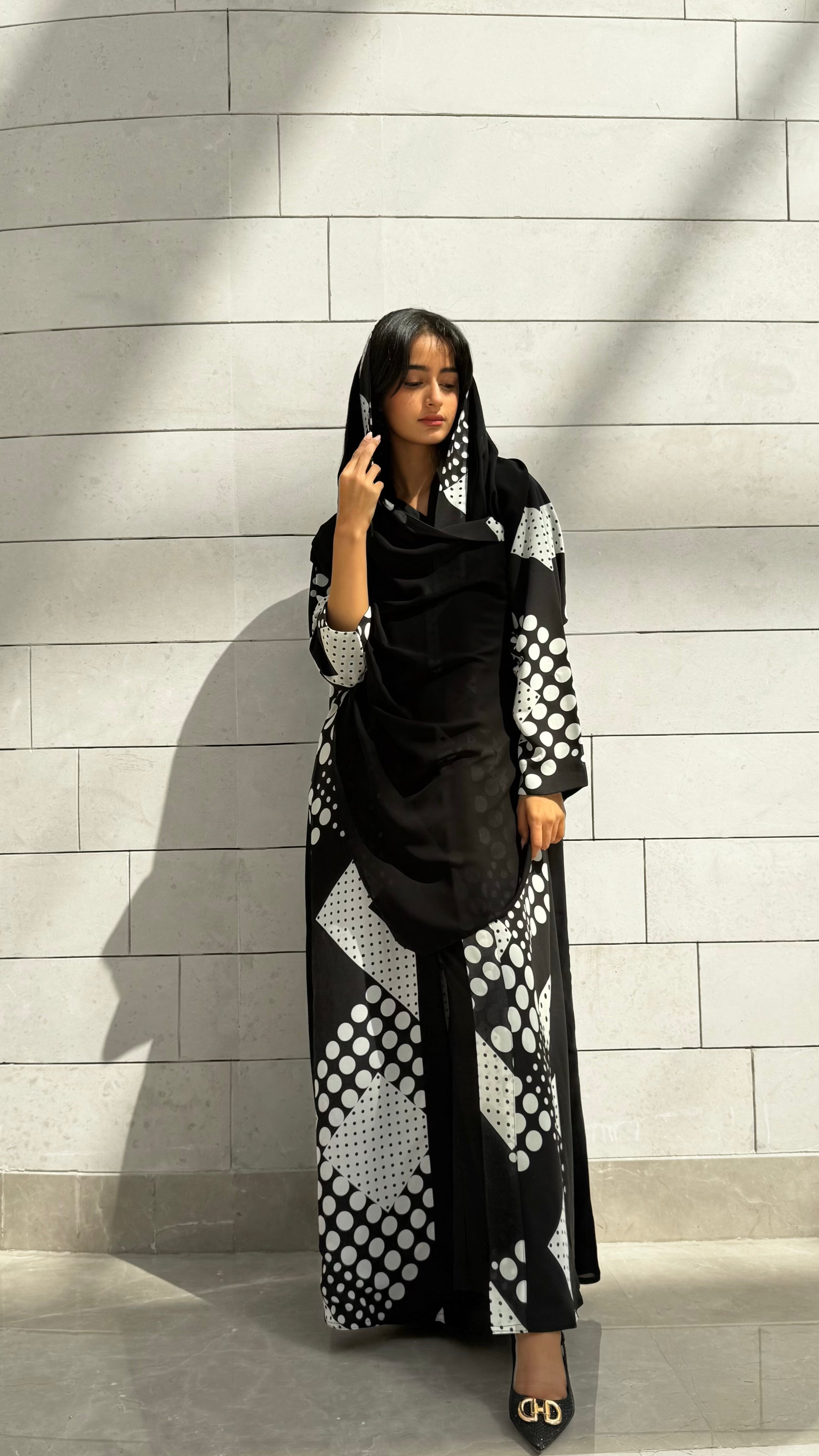 MW1549 - عباية تصميم بولكا دوت | TriDot - Aya