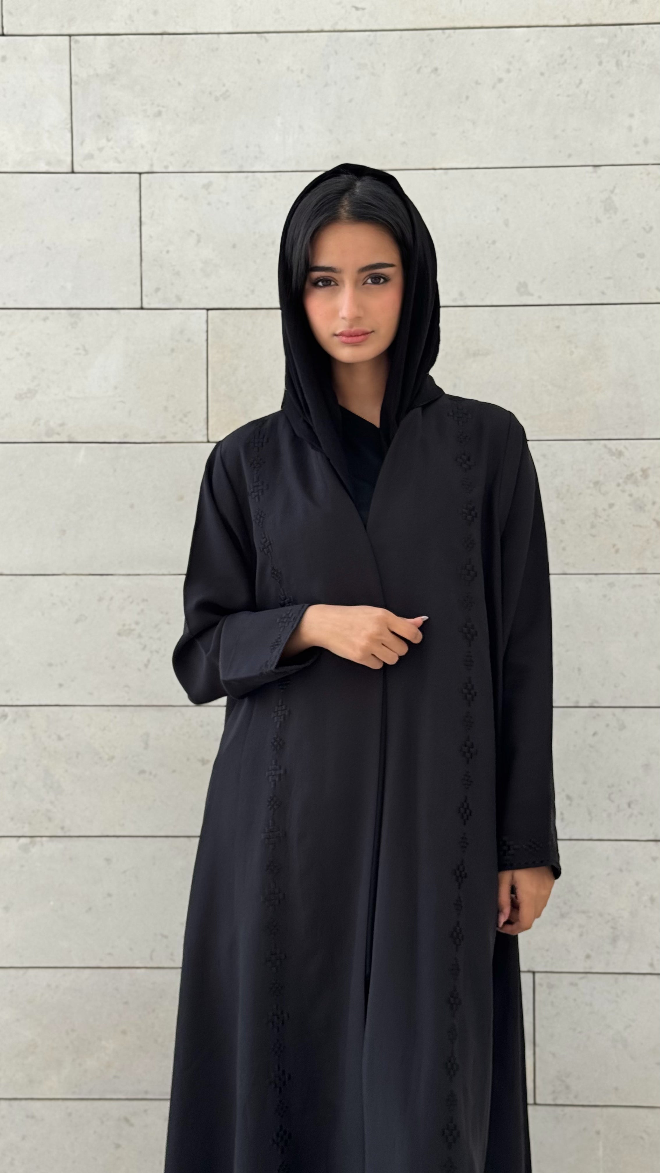 MWT656 - عباية تطريز كريب رصاصي - Aya