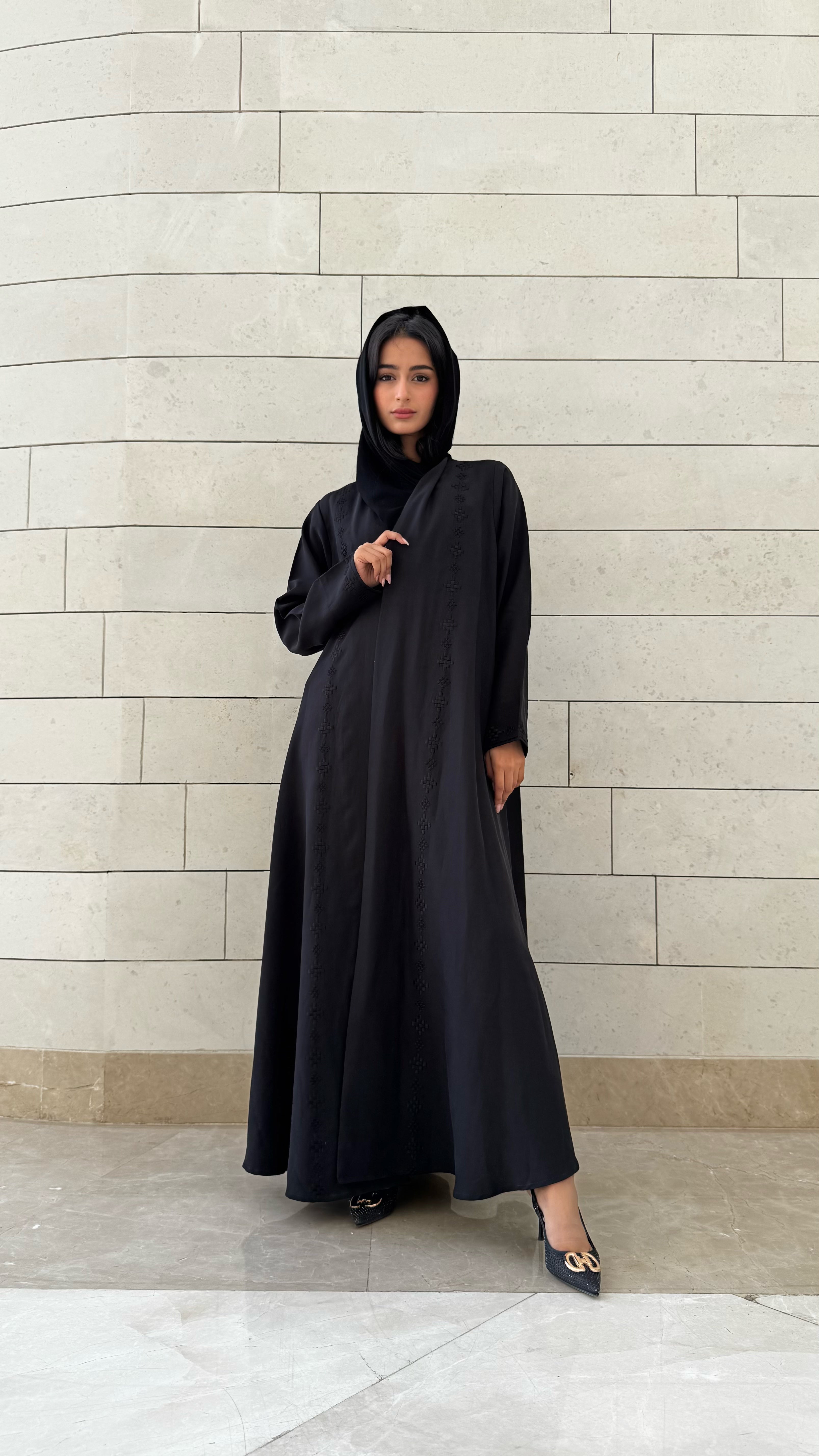 MWT656 - عباية تطريز كريب رصاصي - Aya