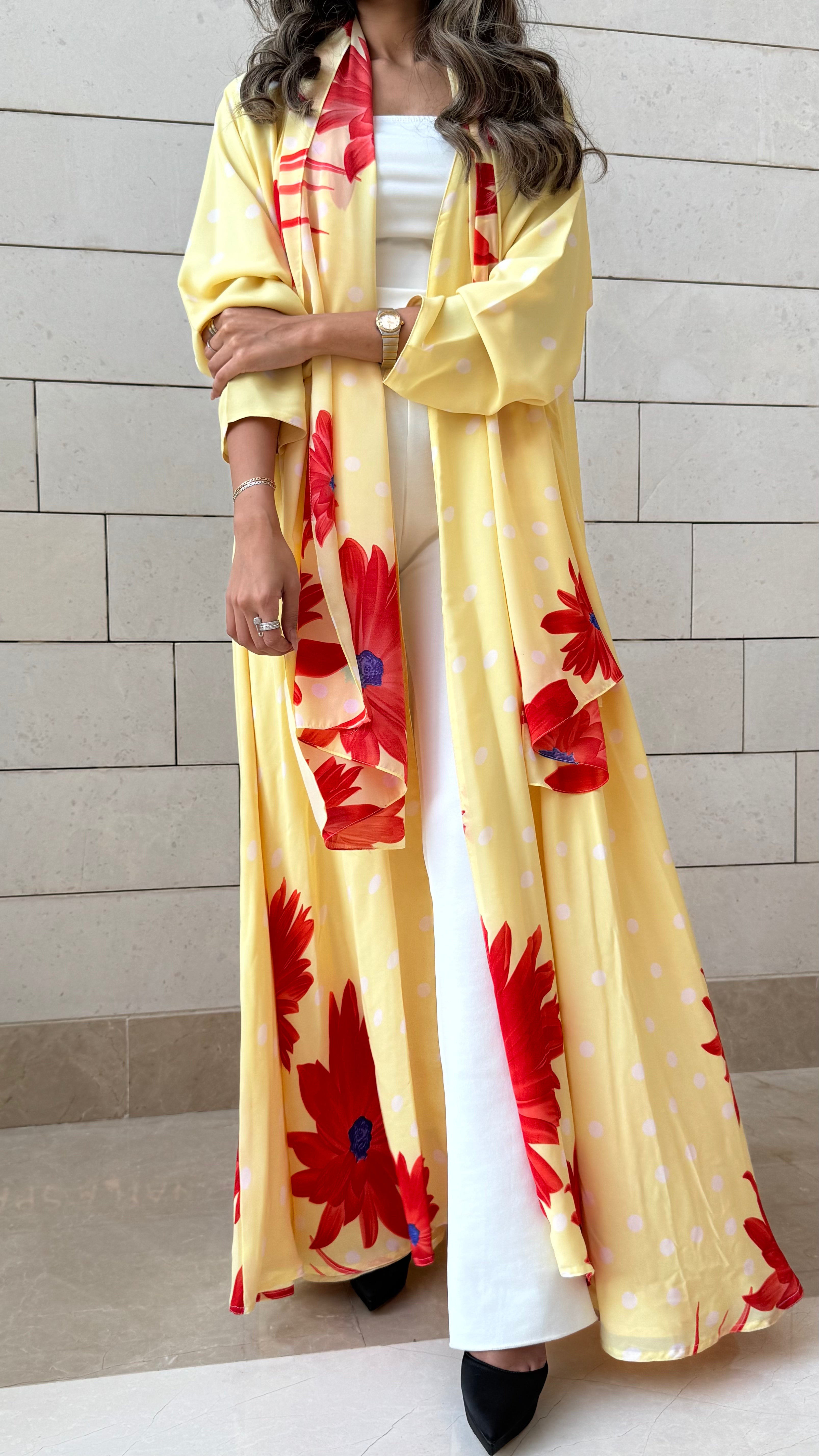 MW1593 - عباية شيفون صفراء منقطة بأطراف ورود | Yellow Polka-Dot Chiffon Abaya with Floral Edges