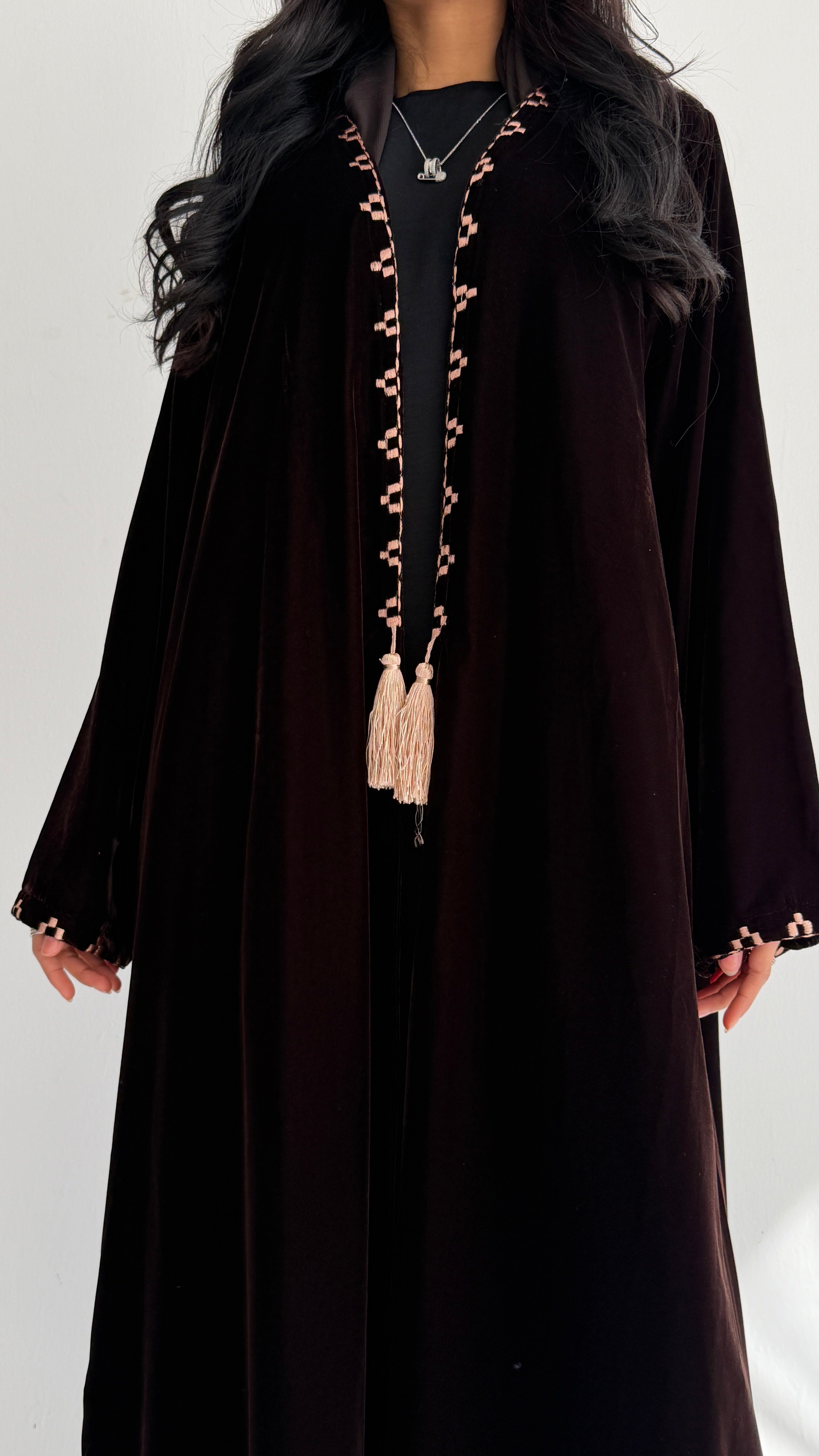 MWT867 - عباية مخمل تطريز - Aya