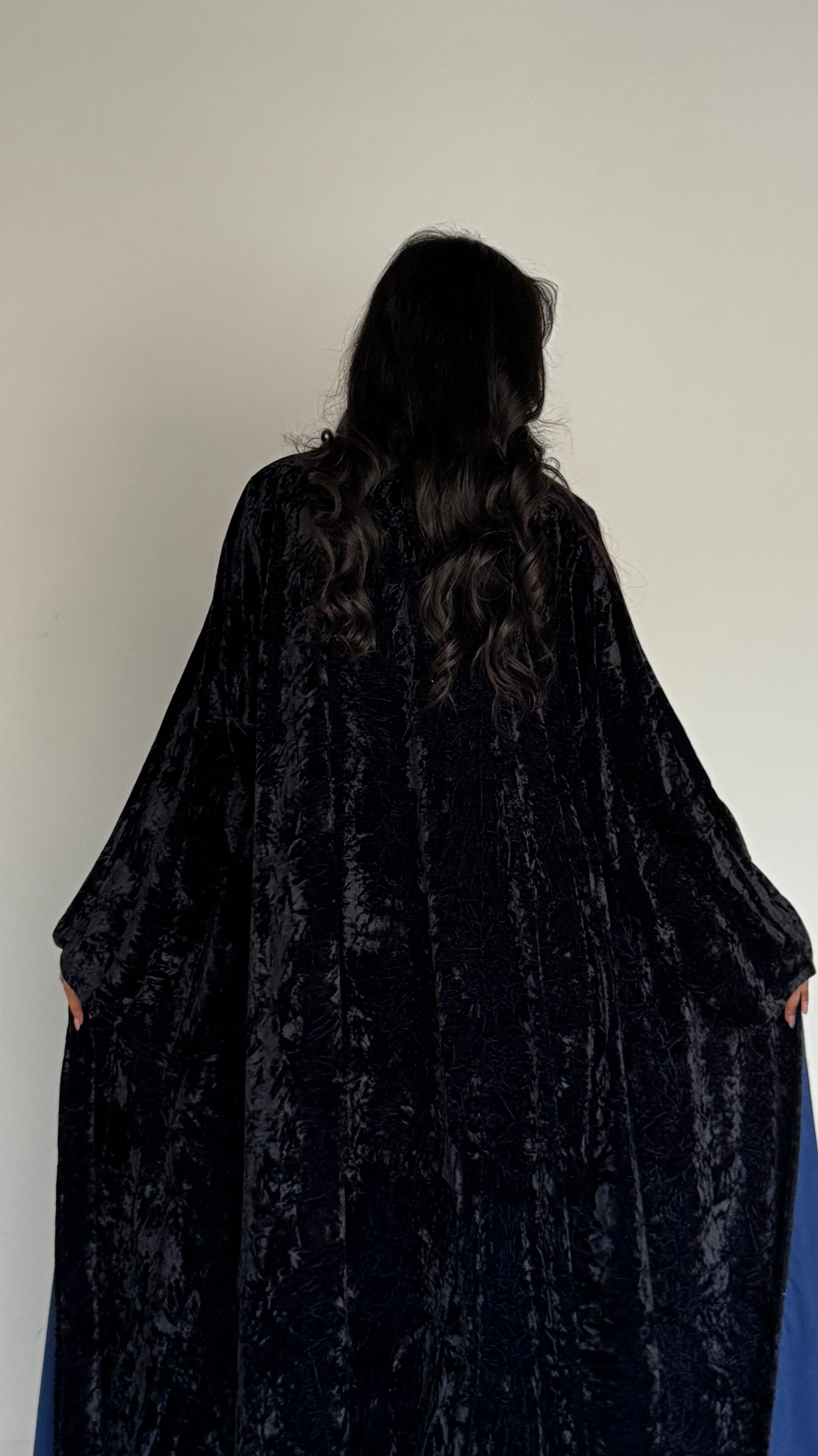 MW1770 - عباية مخمل مشجرة - Aya