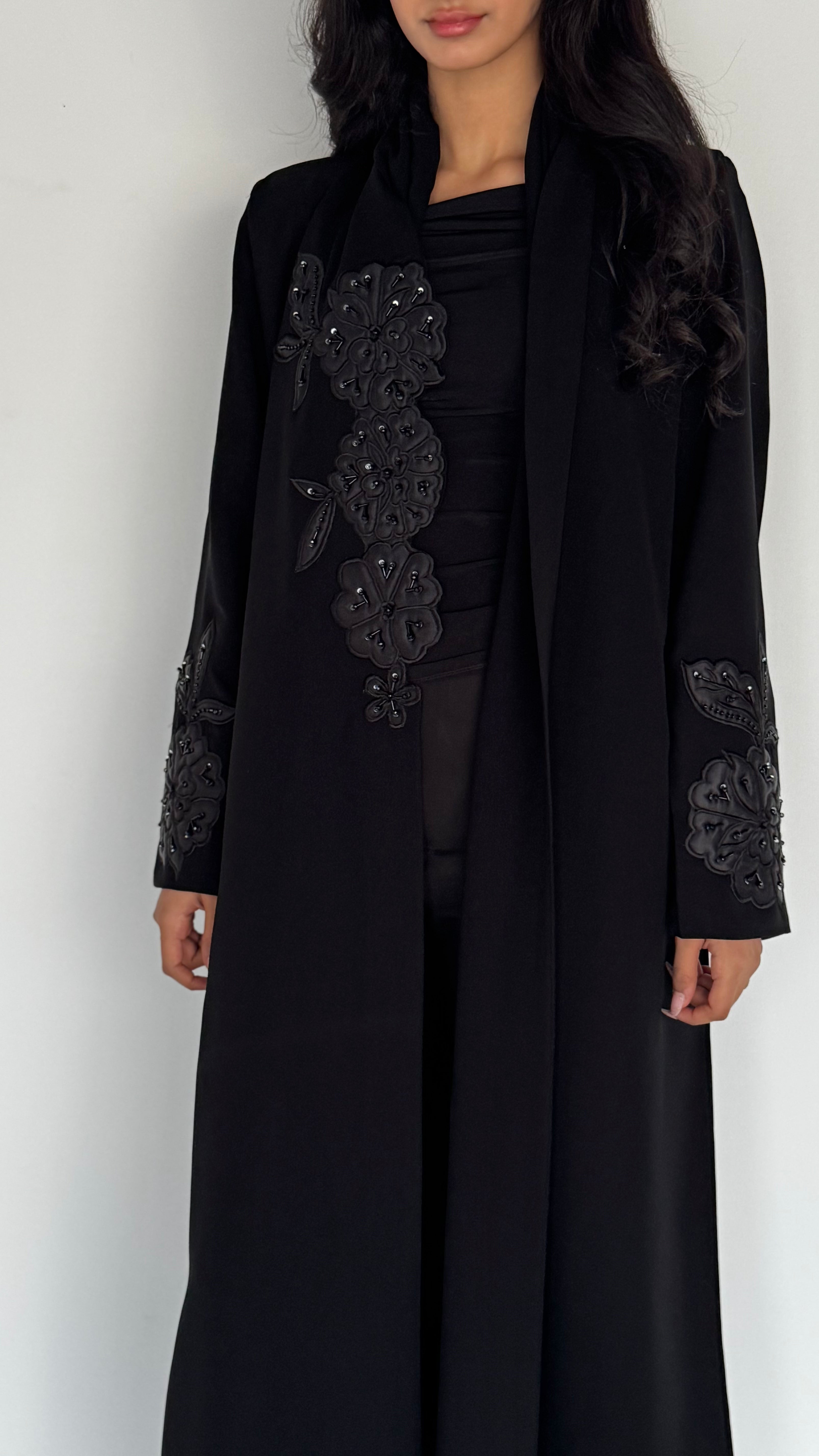 MW1792 - عباية كوبرا شغل يدوي مع وردة بارز تطريز - Aya