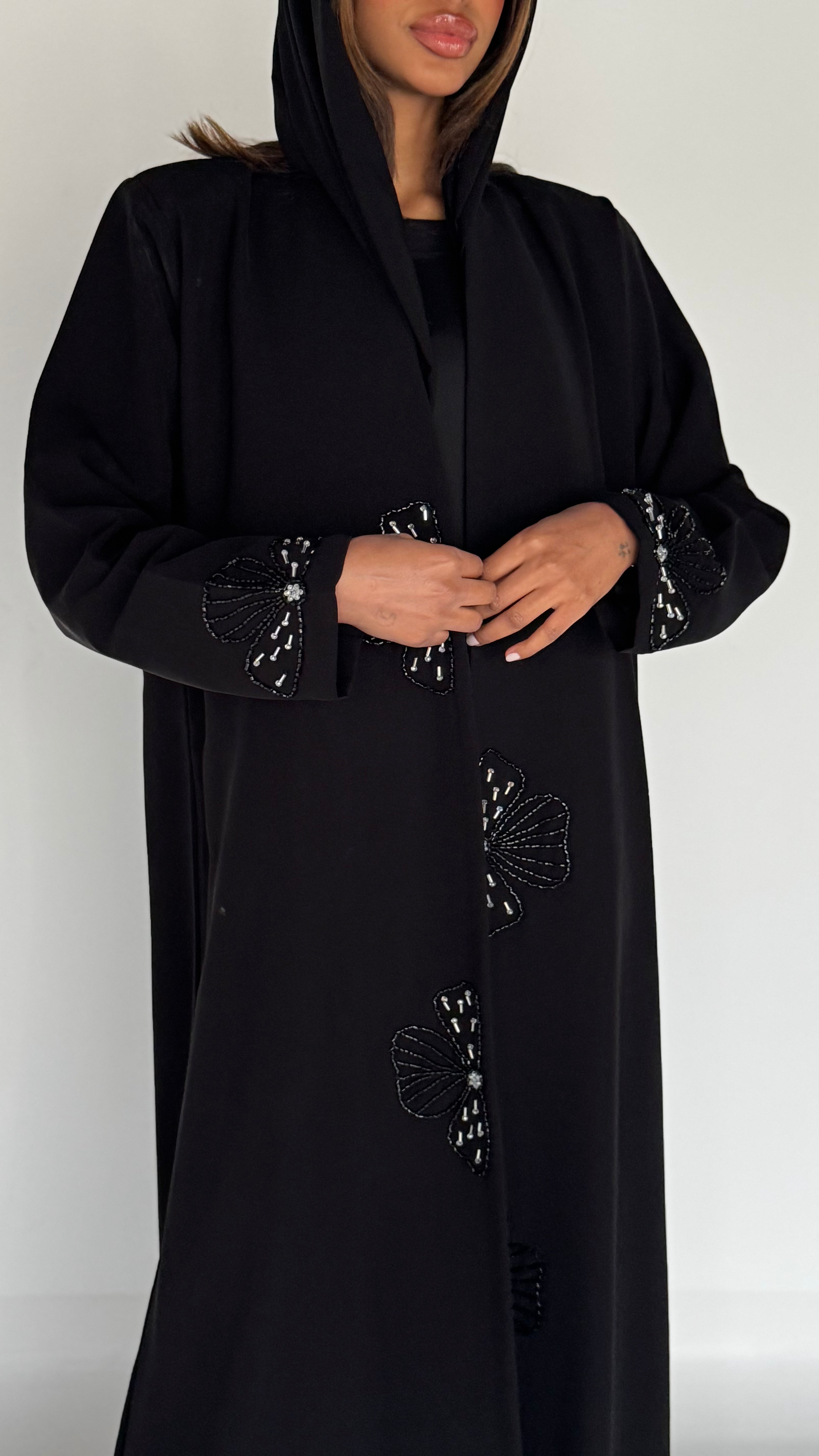 MW1793 - عباية قماش كوبرا شغل يدوي - Aya