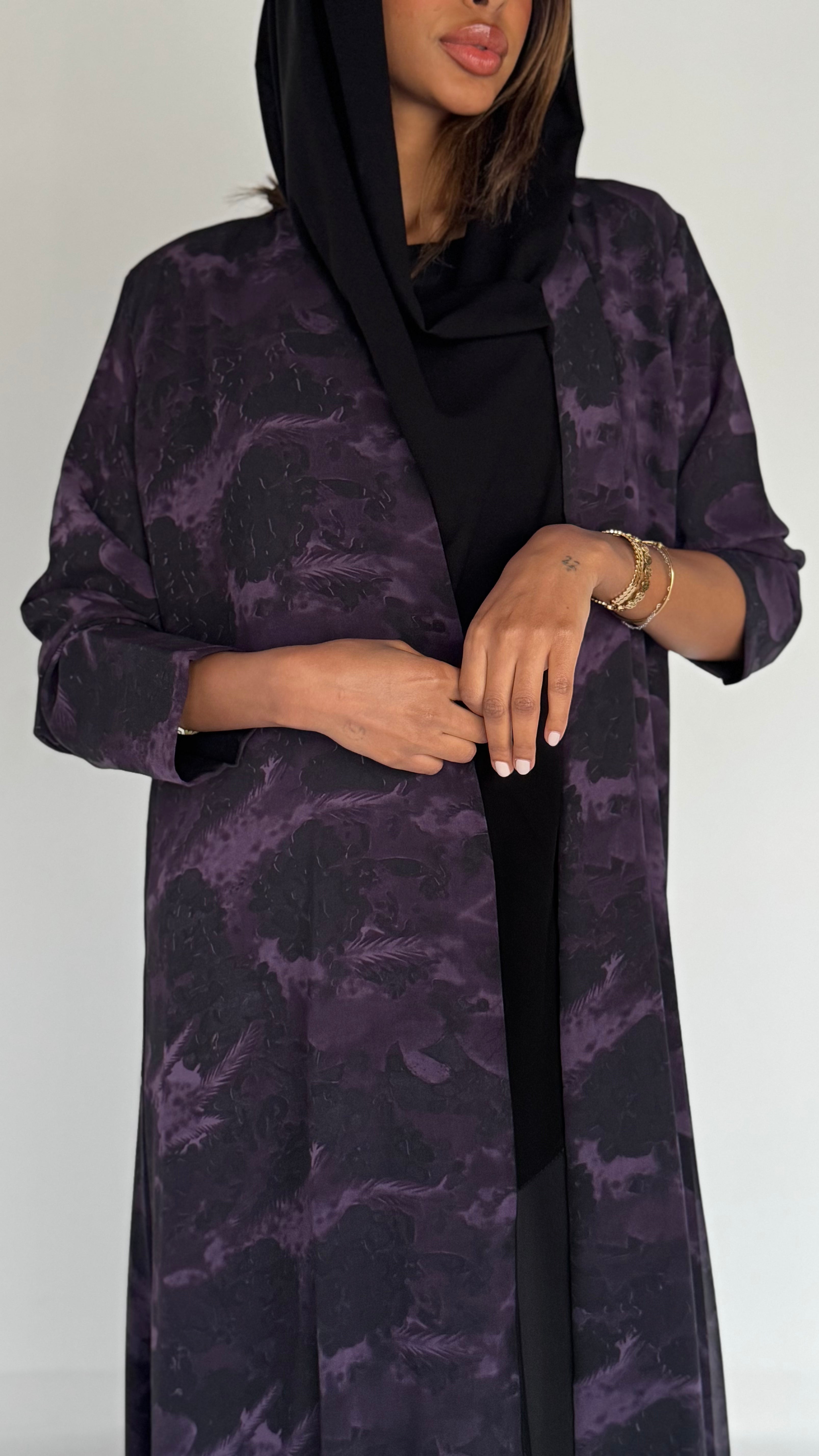 MW645 - Light Crepe Standing with Jacquard Half-Cloche