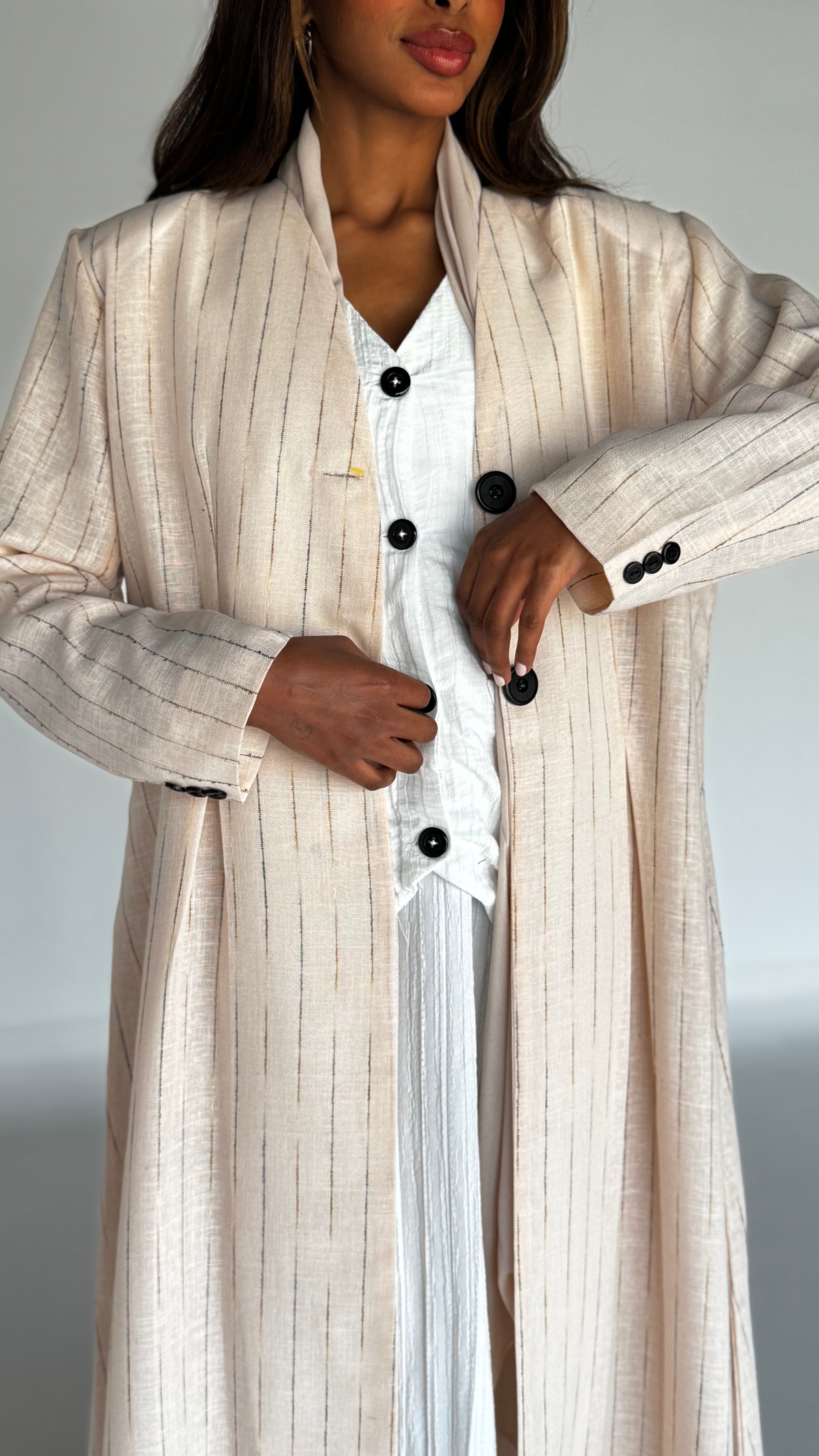 MW1757 - عباية بليزر لنن هندي مقلم - Aya