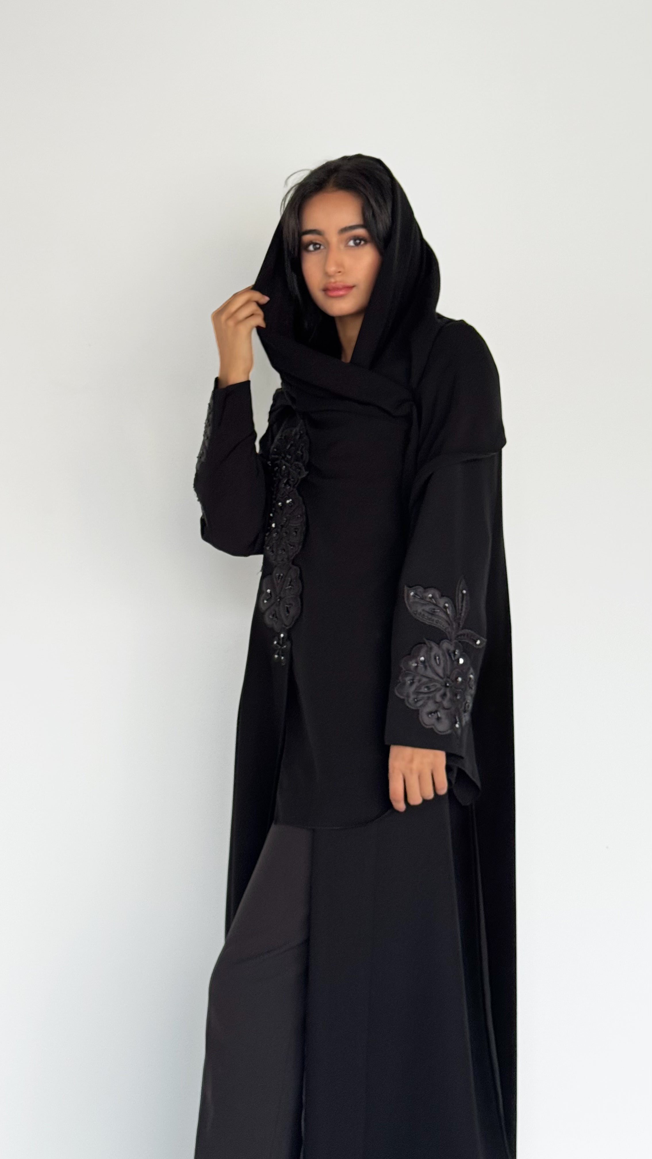 MW645 - Light Crepe Standing with Jacquard Half-Cloche