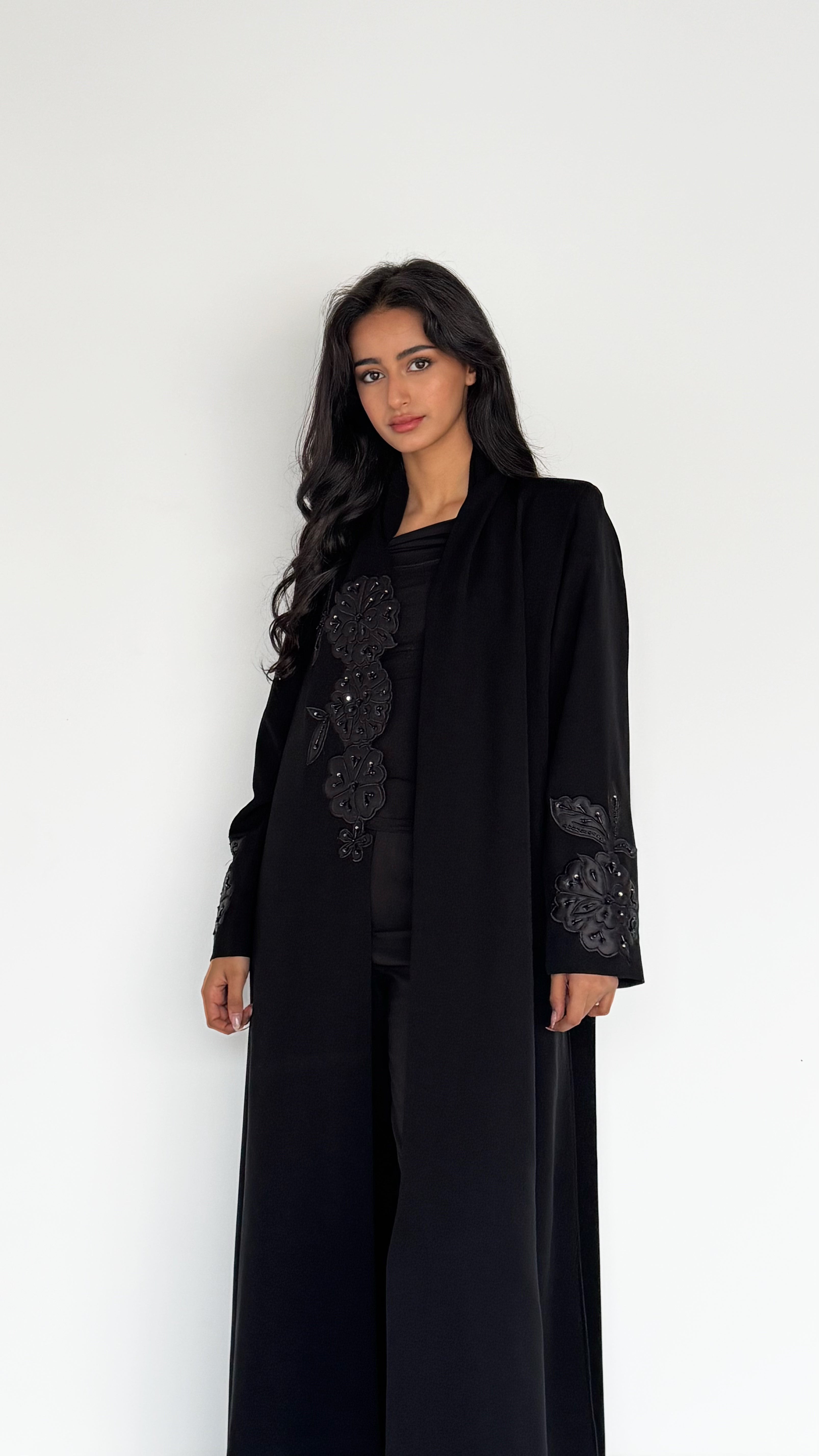MW1792 - عباية كوبرا شغل يدوي مع وردة بارز تطريز - Aya