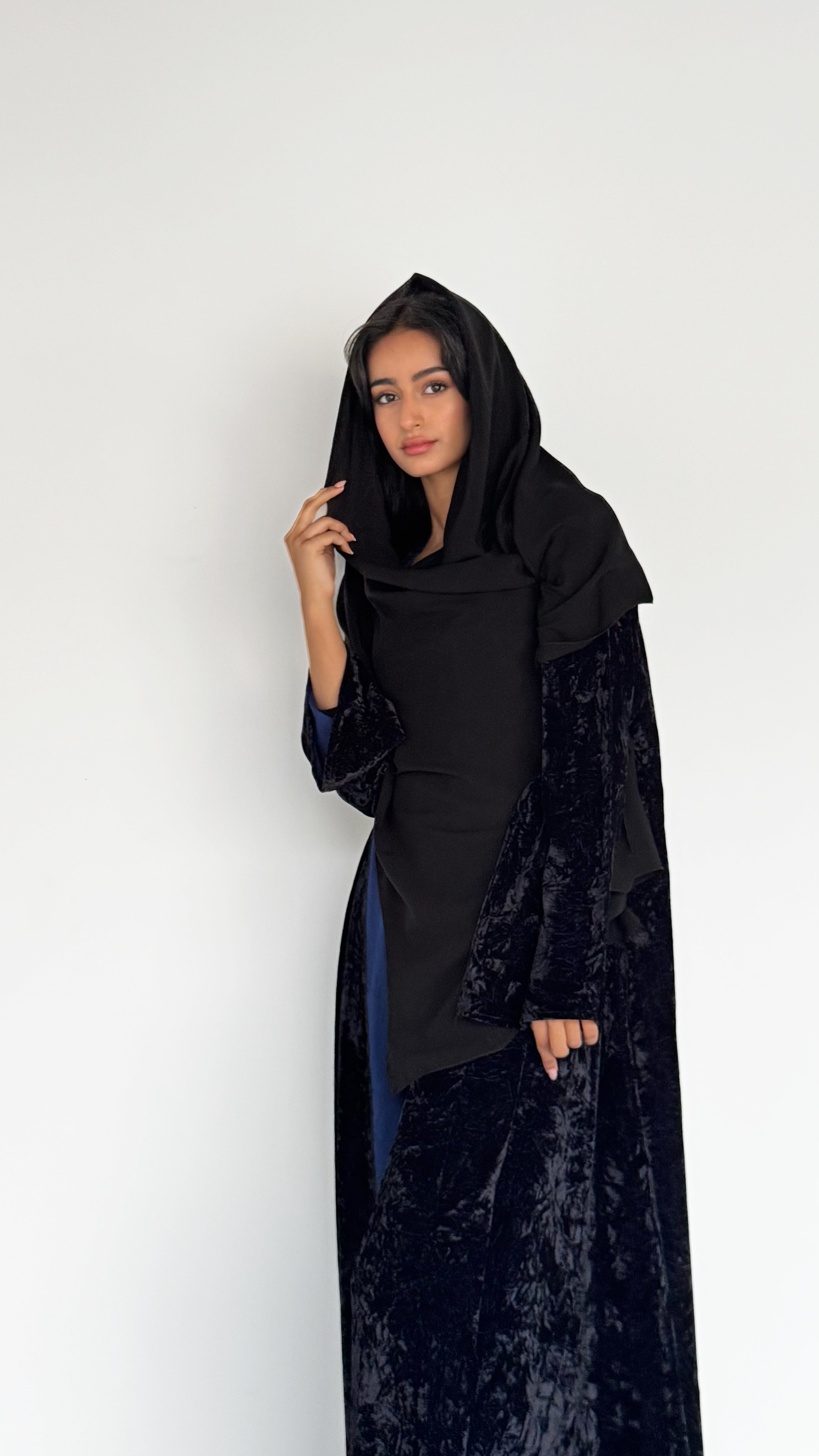MW645 - Light Crepe Standing with Jacquard Half-Cloche