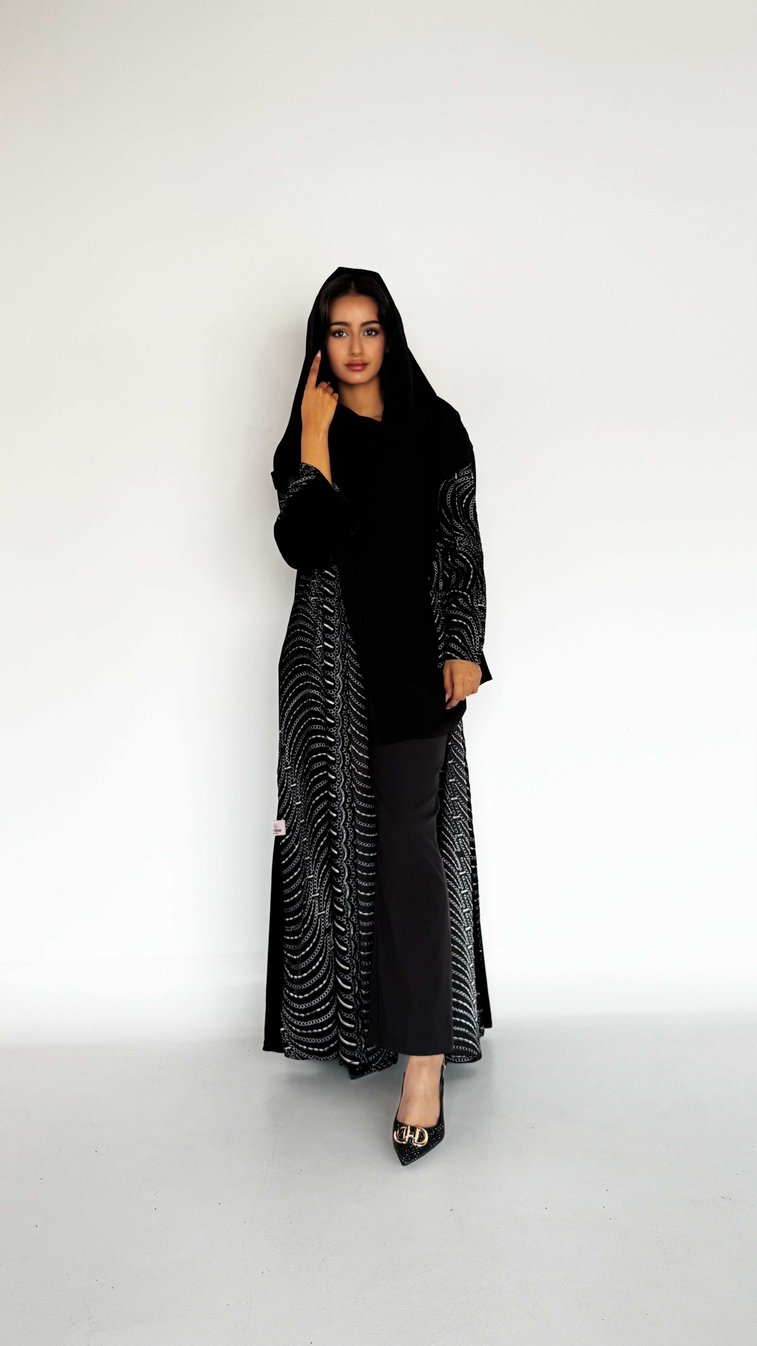 MW645 - Light Crepe Standing with Jacquard Half-Cloche