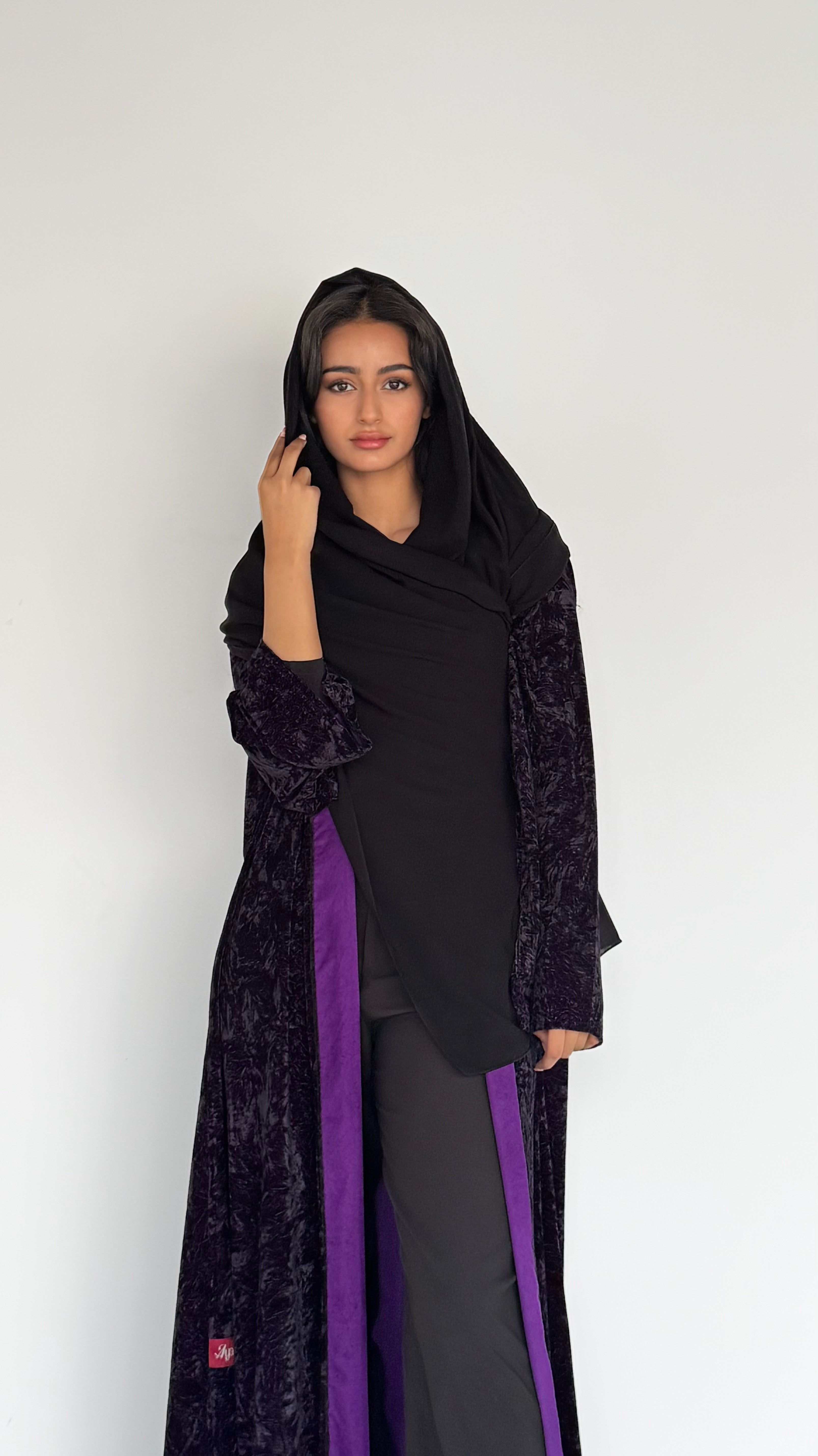 MW645 - Light Crepe Standing with Jacquard Half-Cloche
