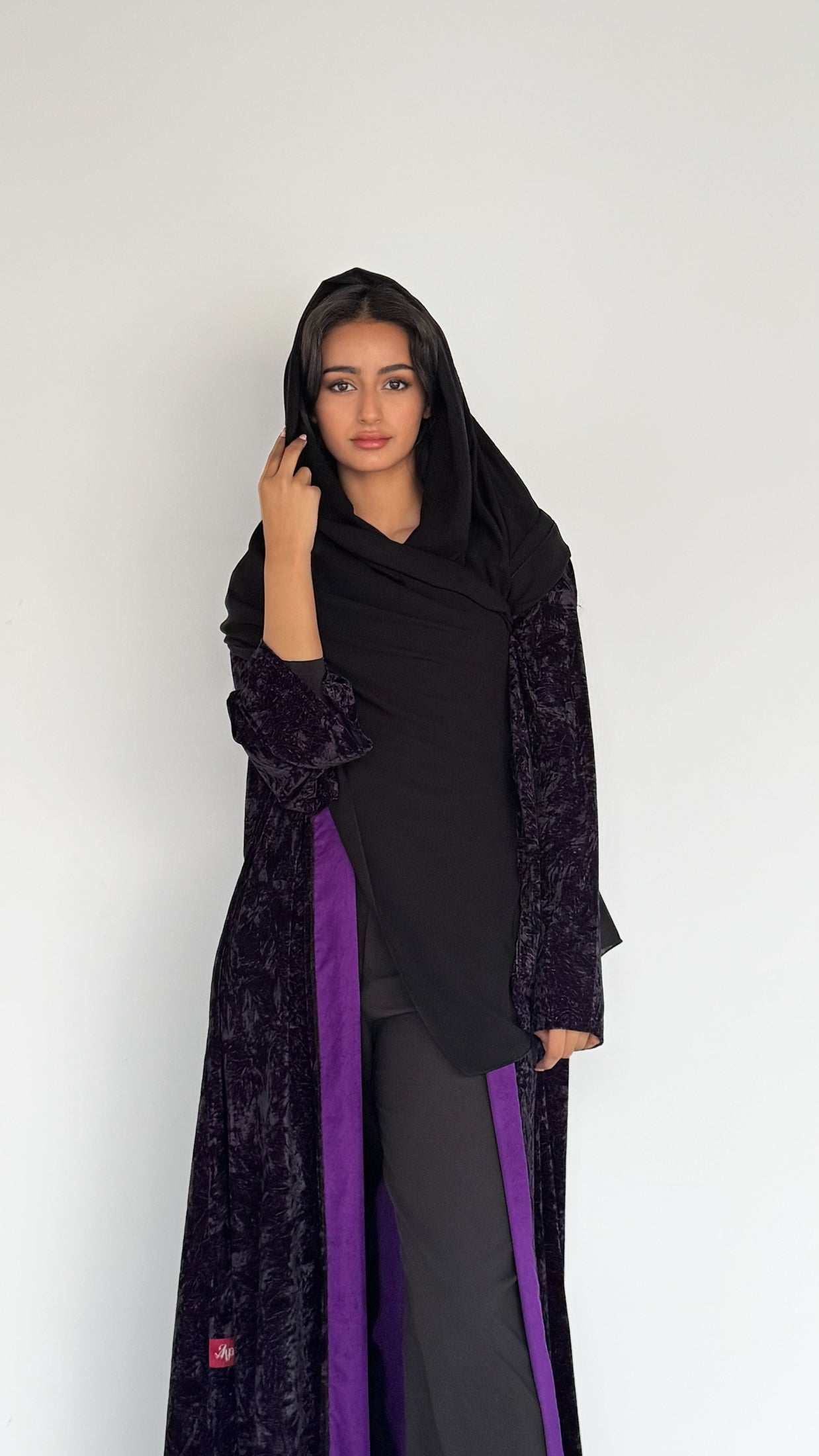 MW1768 - عباية مخمل مشجرة - Aya