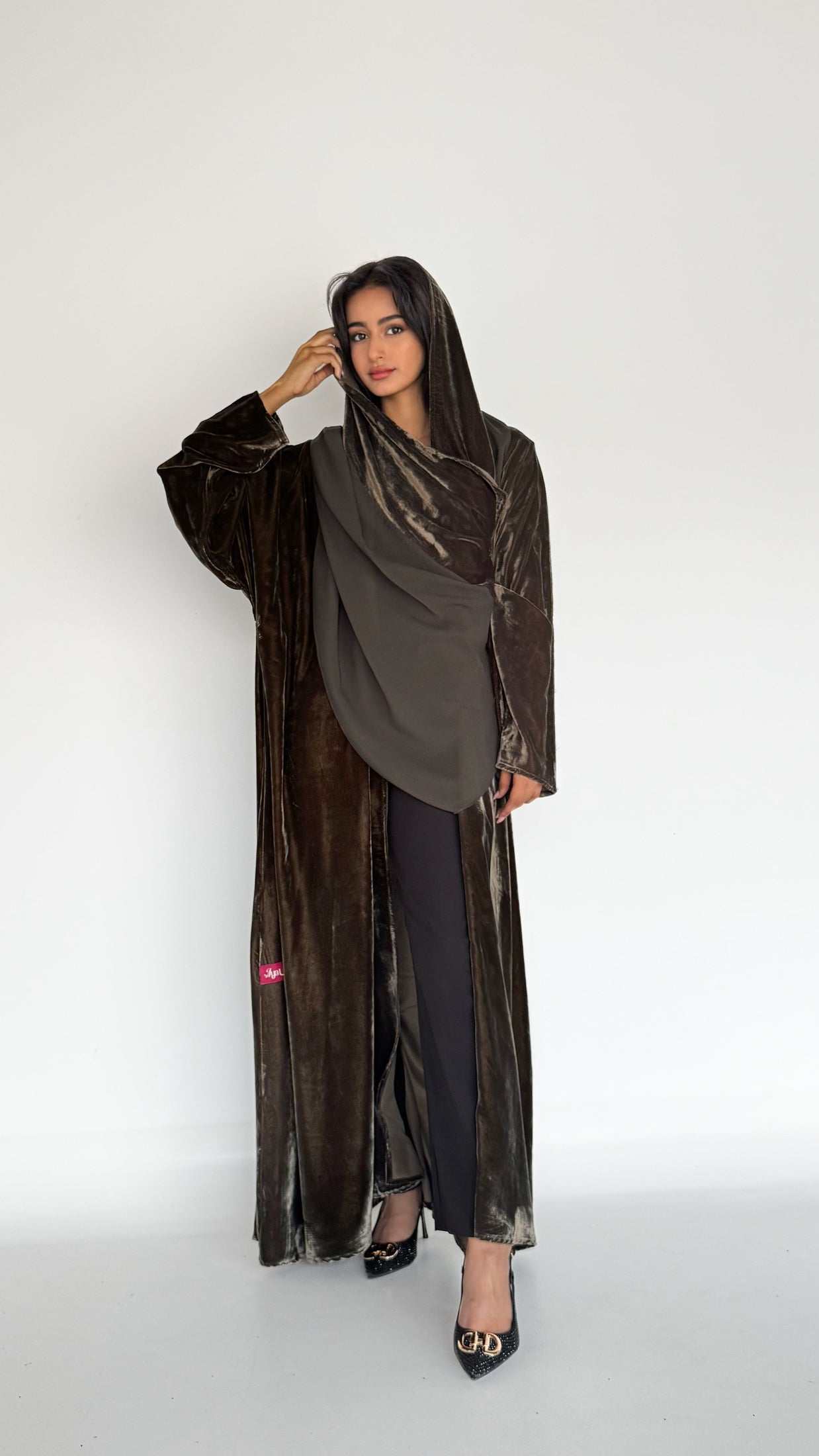 MW1765 - عباية مخمل اس اس - Aya
